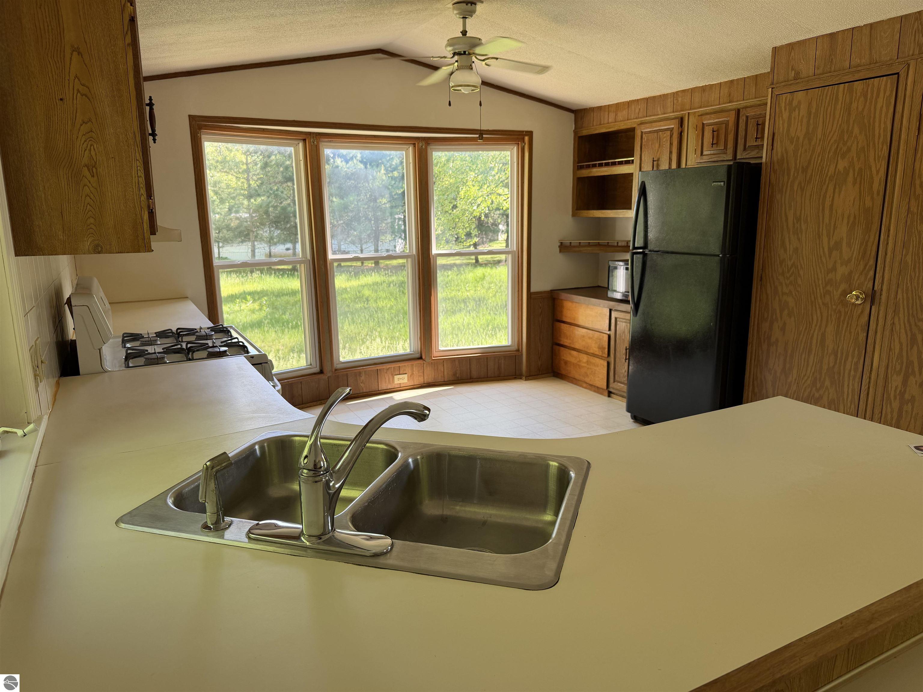 1010 Siesta Lane, Weidman, MI 48893 — Photo 5