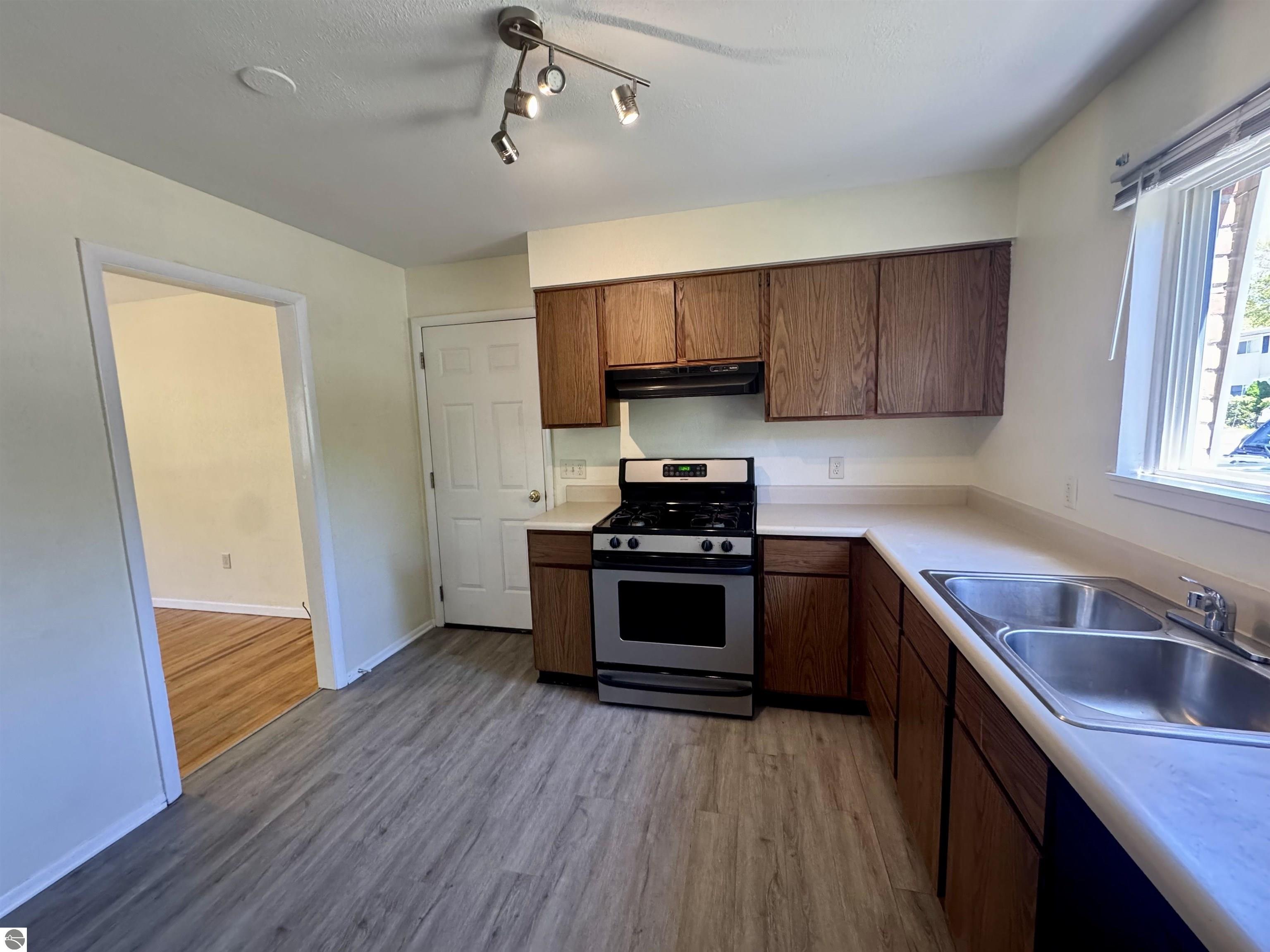9502 B Montana Street, Oscoda, MI 48750 — Photo 3