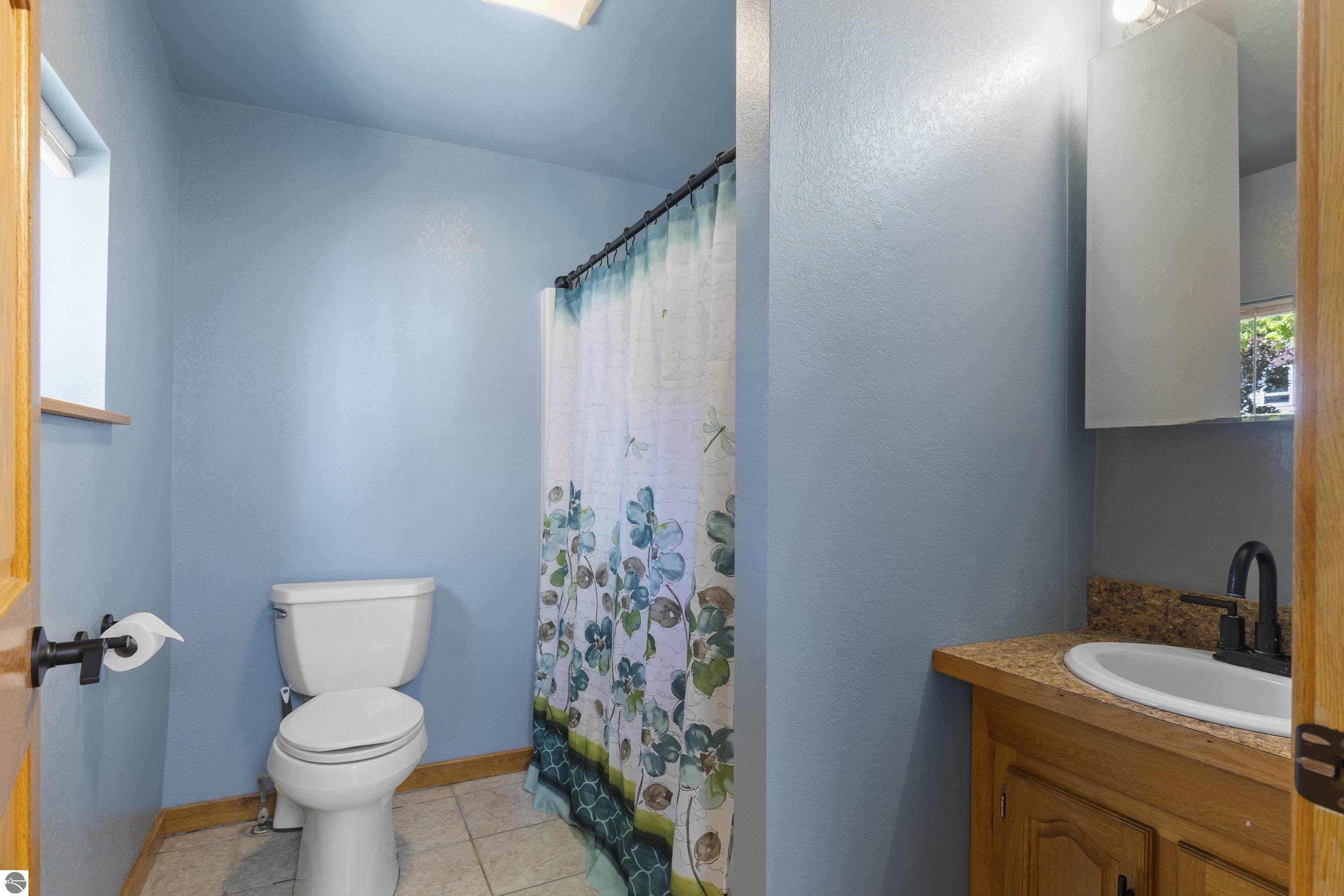 14641 Thompson Avenue, Thompsonville, MI 49683 — Photo 15