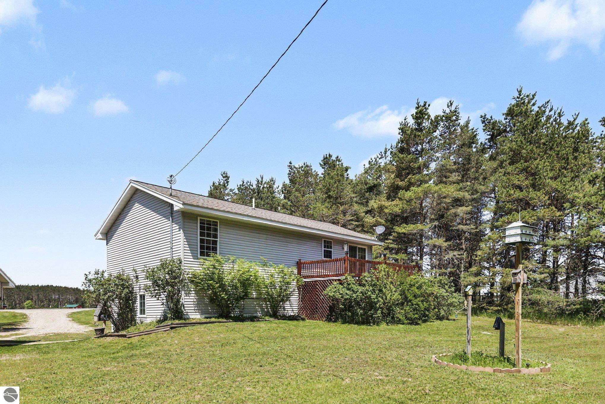 9933 Summit City Road, Kingsley, MI 49649 — Photo 11