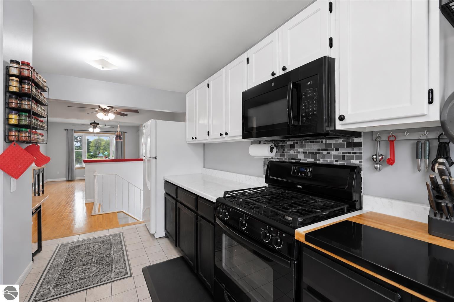 2561 Binghamton, Auburn Hills, MI 48326 — Photo 11