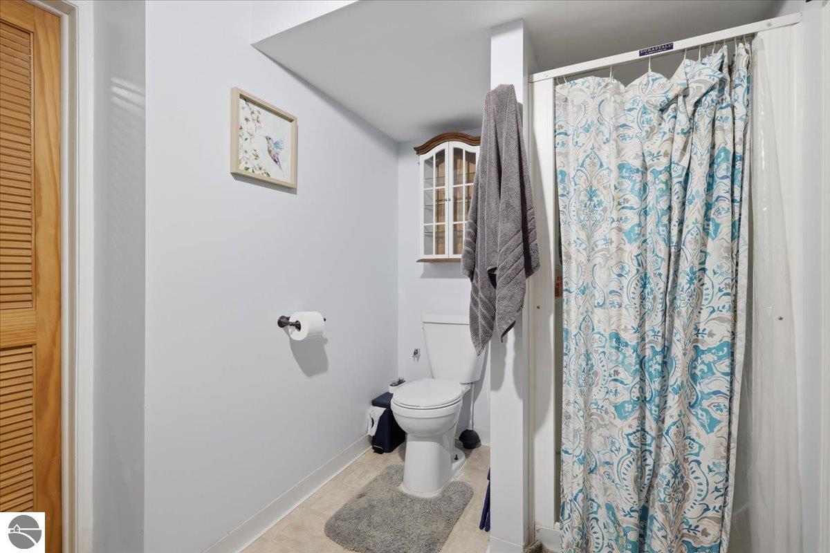 2561 Binghamton, Auburn Hills, MI 48326 — Photo 24