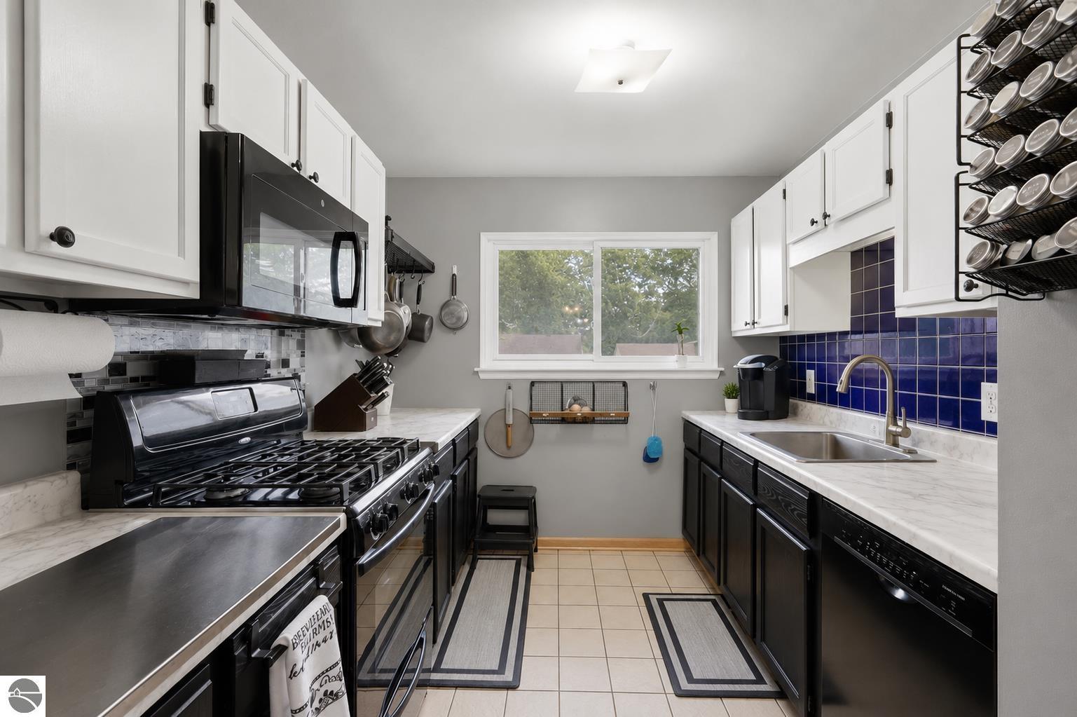 2561 Binghamton, Auburn Hills, MI 48326 — Photo 10