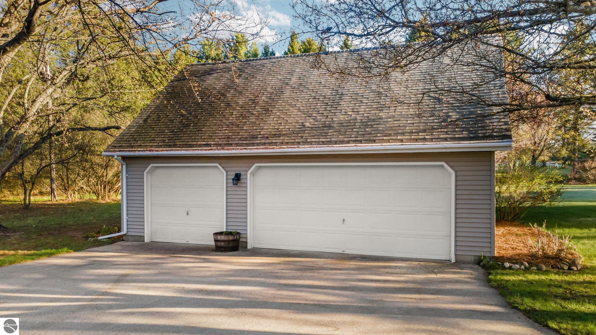 6758 Clam Lake Drive, Bellaire, MI 49615 — Photo 33