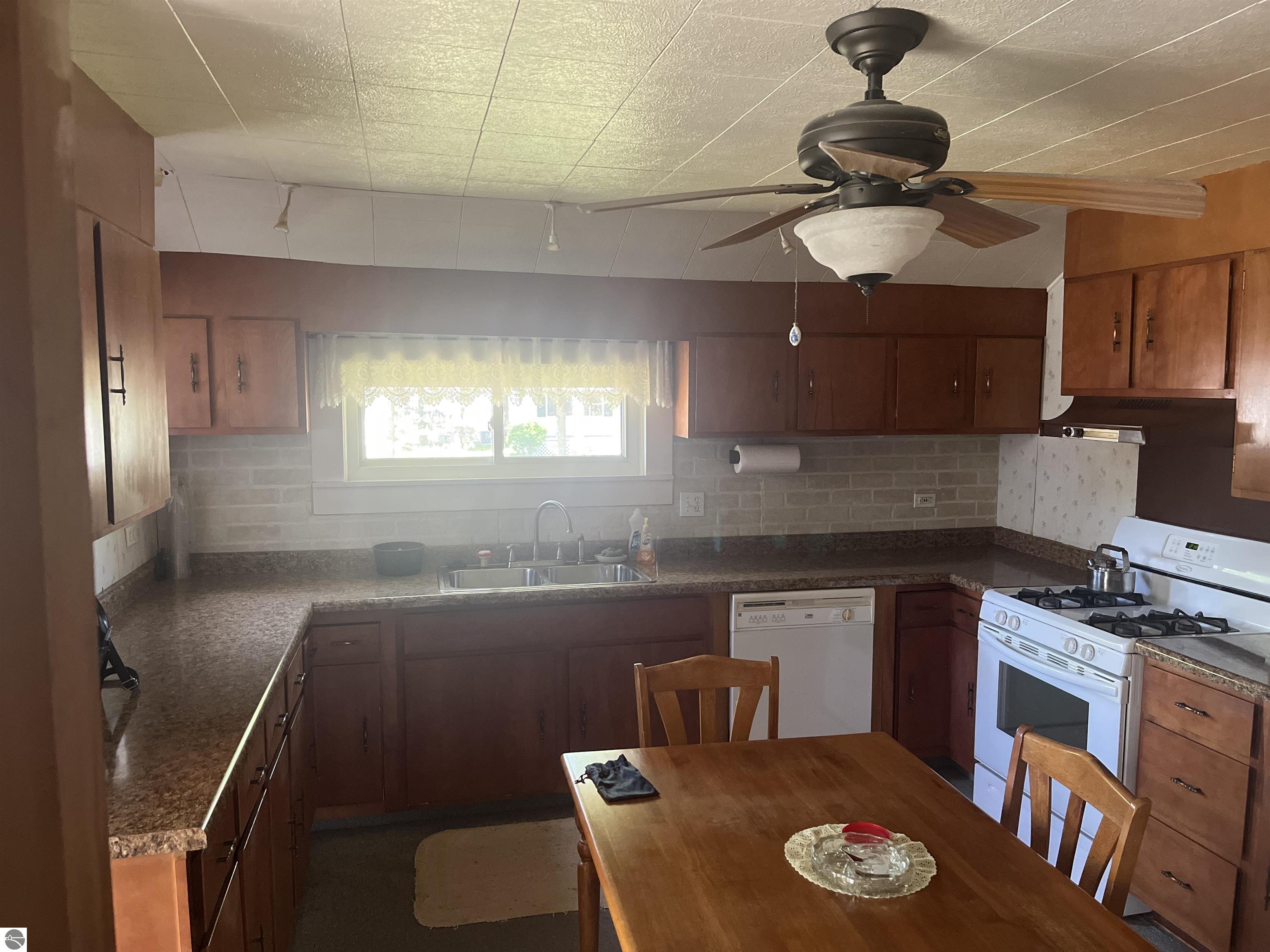 200 Second Avenue, Tawas City, MI 48763 — Photo 12