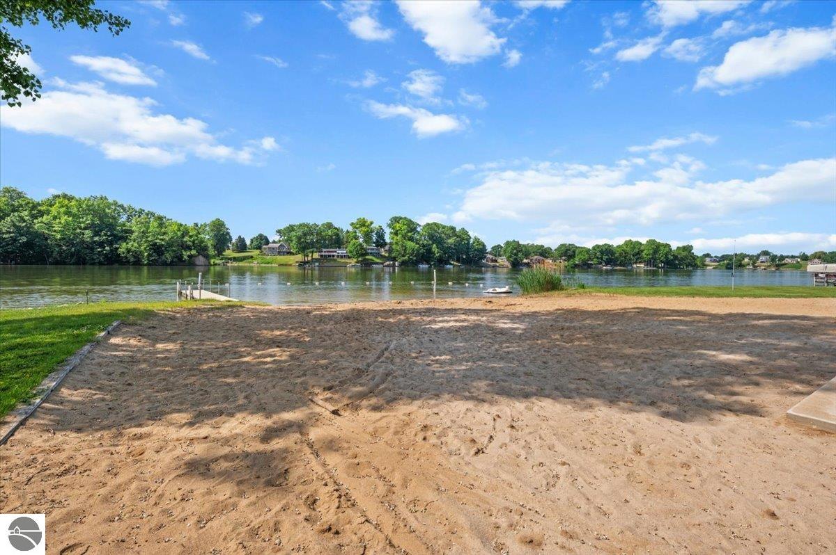 10234 Lakeside Drive, Perrinton, MI 48871 — Photo 16