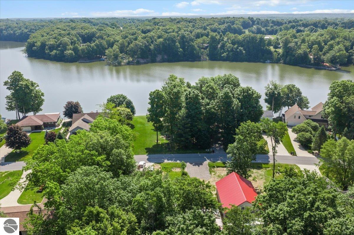 10234 Lakeside Drive, Perrinton, MI 48871 — Photo 4