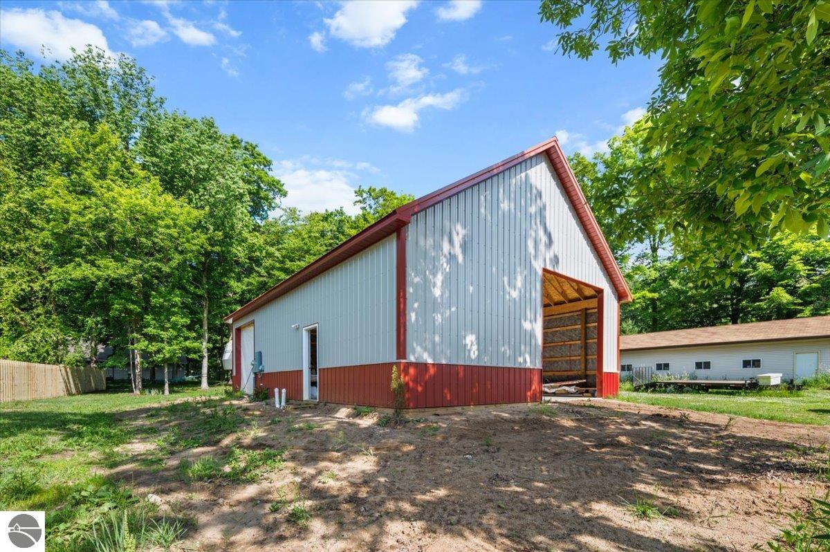 10234 Lakeside Drive, Perrinton, MI 48871 — Photo 8