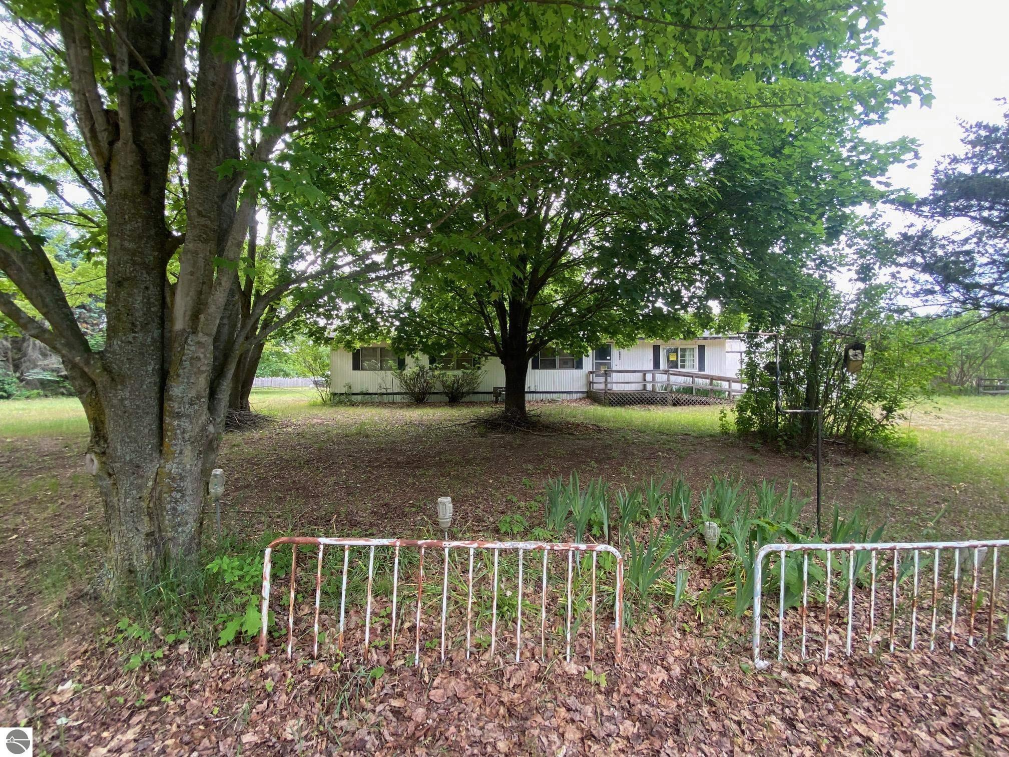 1961 Country Lane, Weidman, MI 48893 — Photo 11