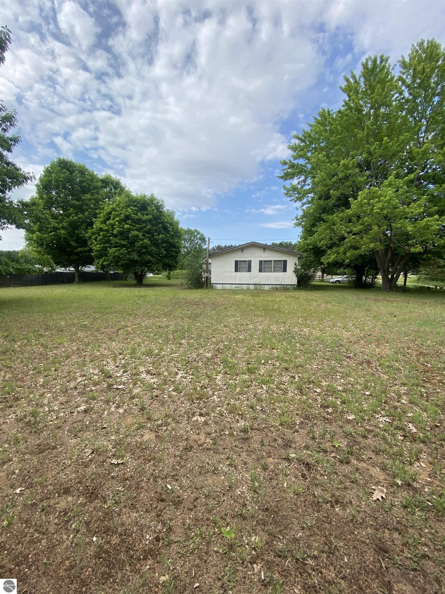 1961 Country Lane, Weidman, MI 48893 — Photo 8