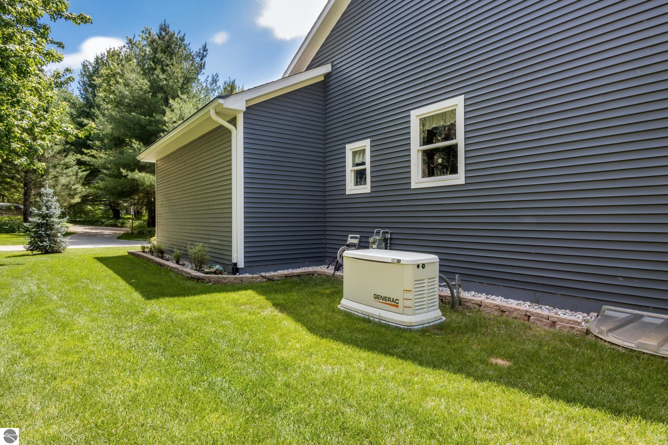 19926 Arthurs Way, Lake Ann, MI 49650 — Photo 4