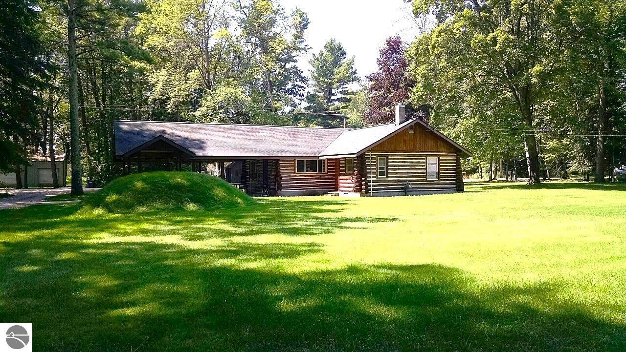 8646 Deadstream Road, Honor, MI 49640 — Photo 2