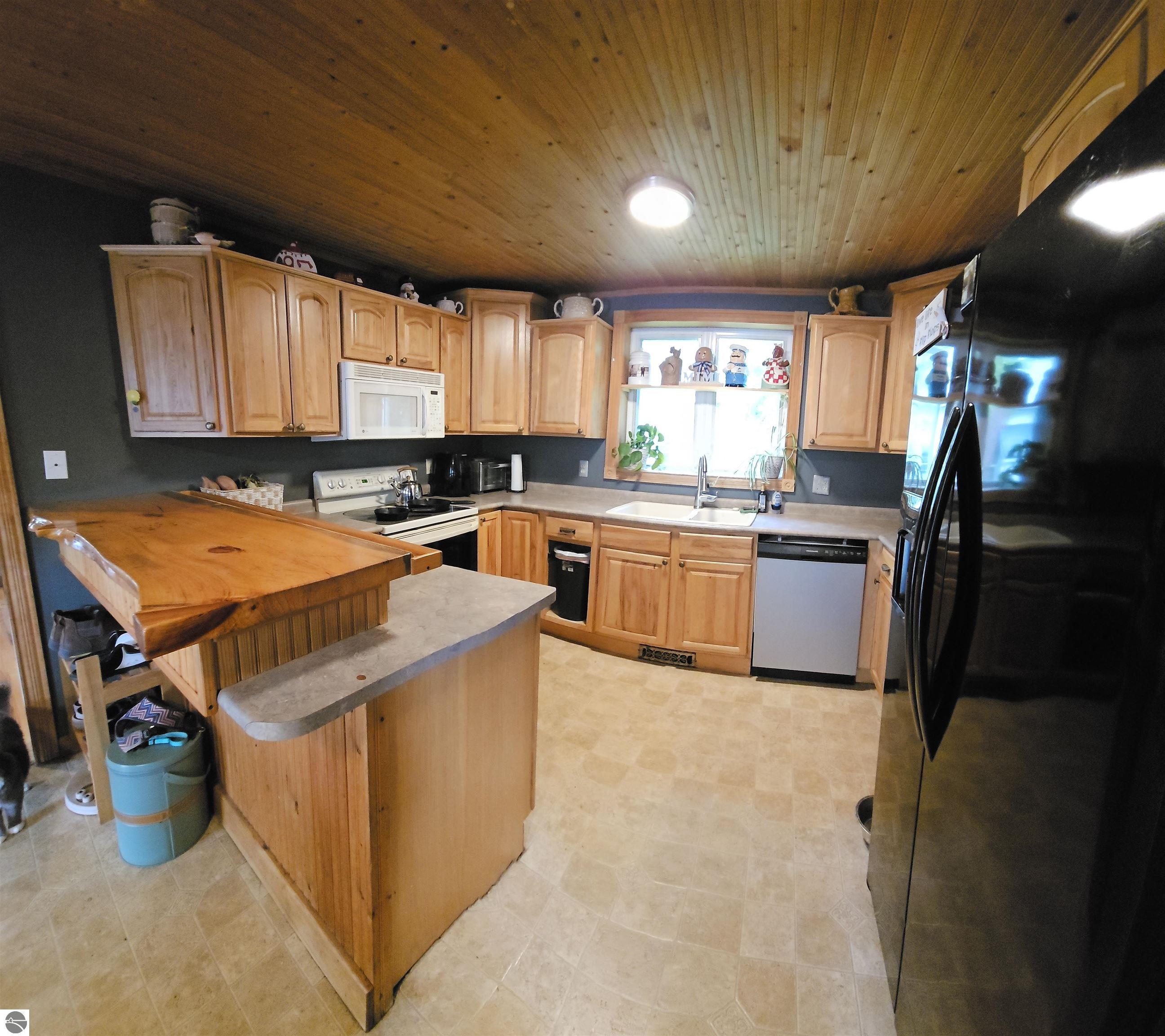 108 S Huron, Lake City, MI 49651 — Photo 6