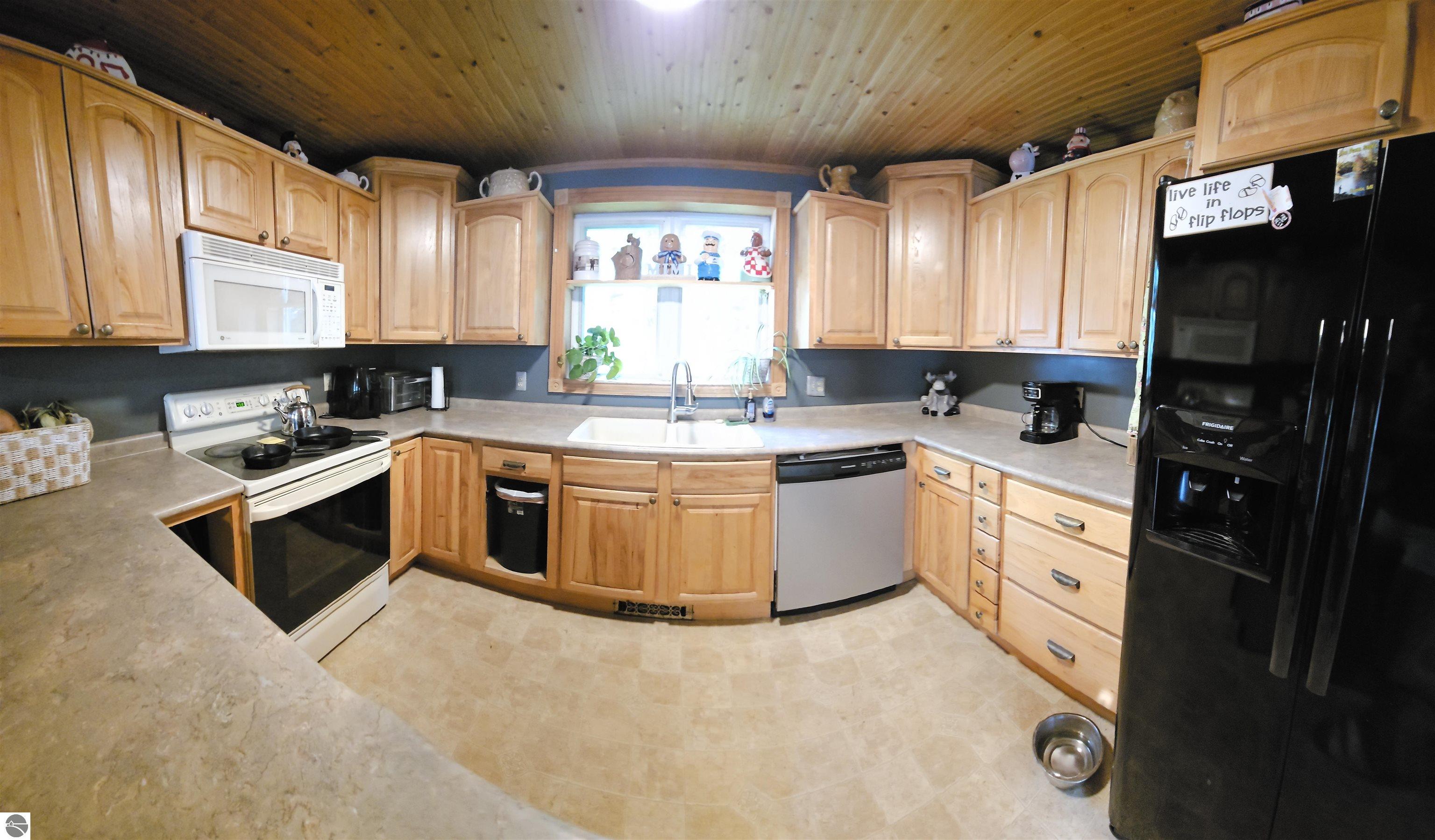 108 S Huron, Lake City, MI 49651 — Photo 7