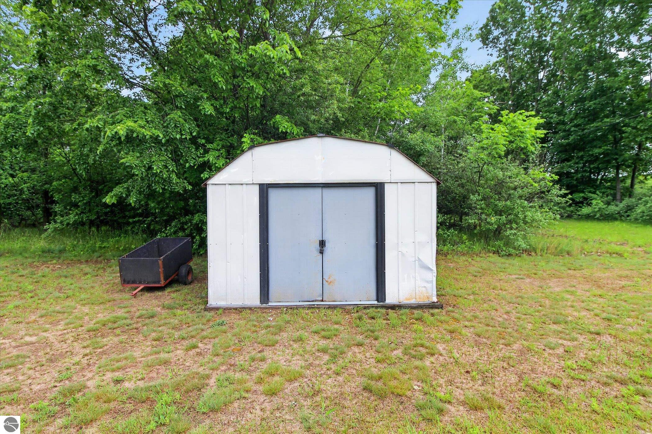 3333 N Ferris Road, Sumner, MI 48889 — Photo 38