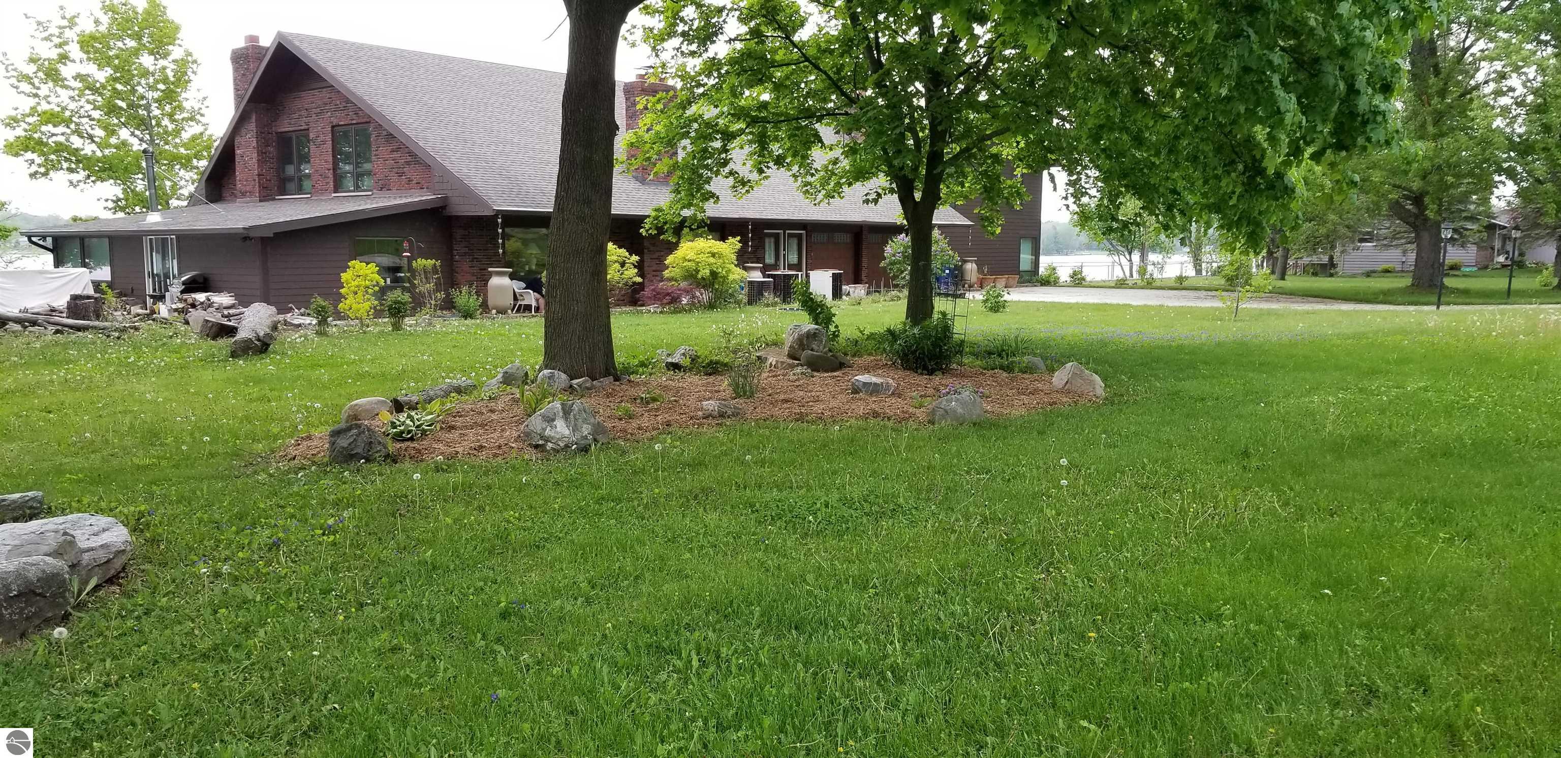 1084 Clubhouse Drive, Lake Isabella, MI 48893