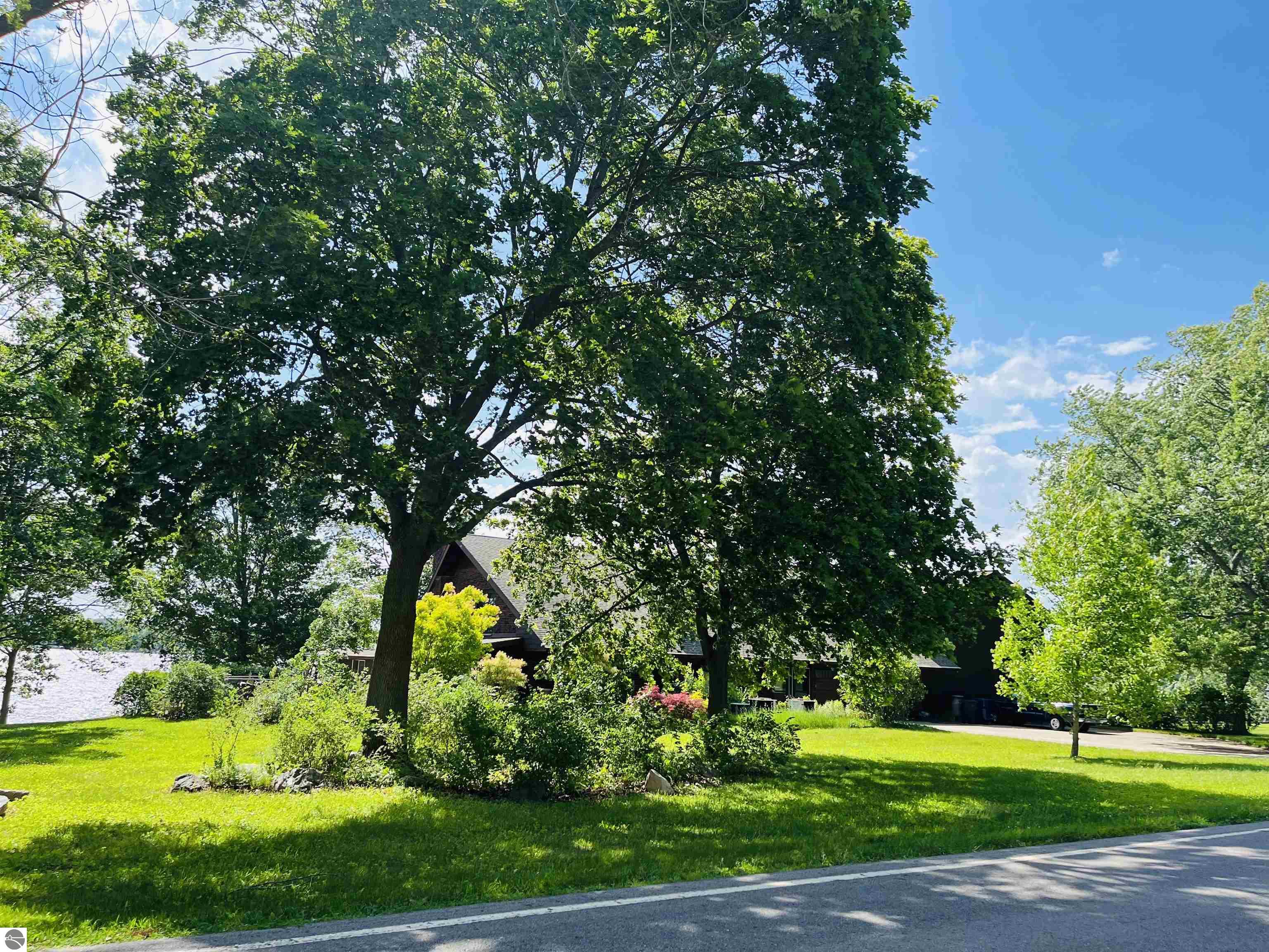 1084 Clubhouse Drive, Lake Isabella, MI 48893 — Photo 10