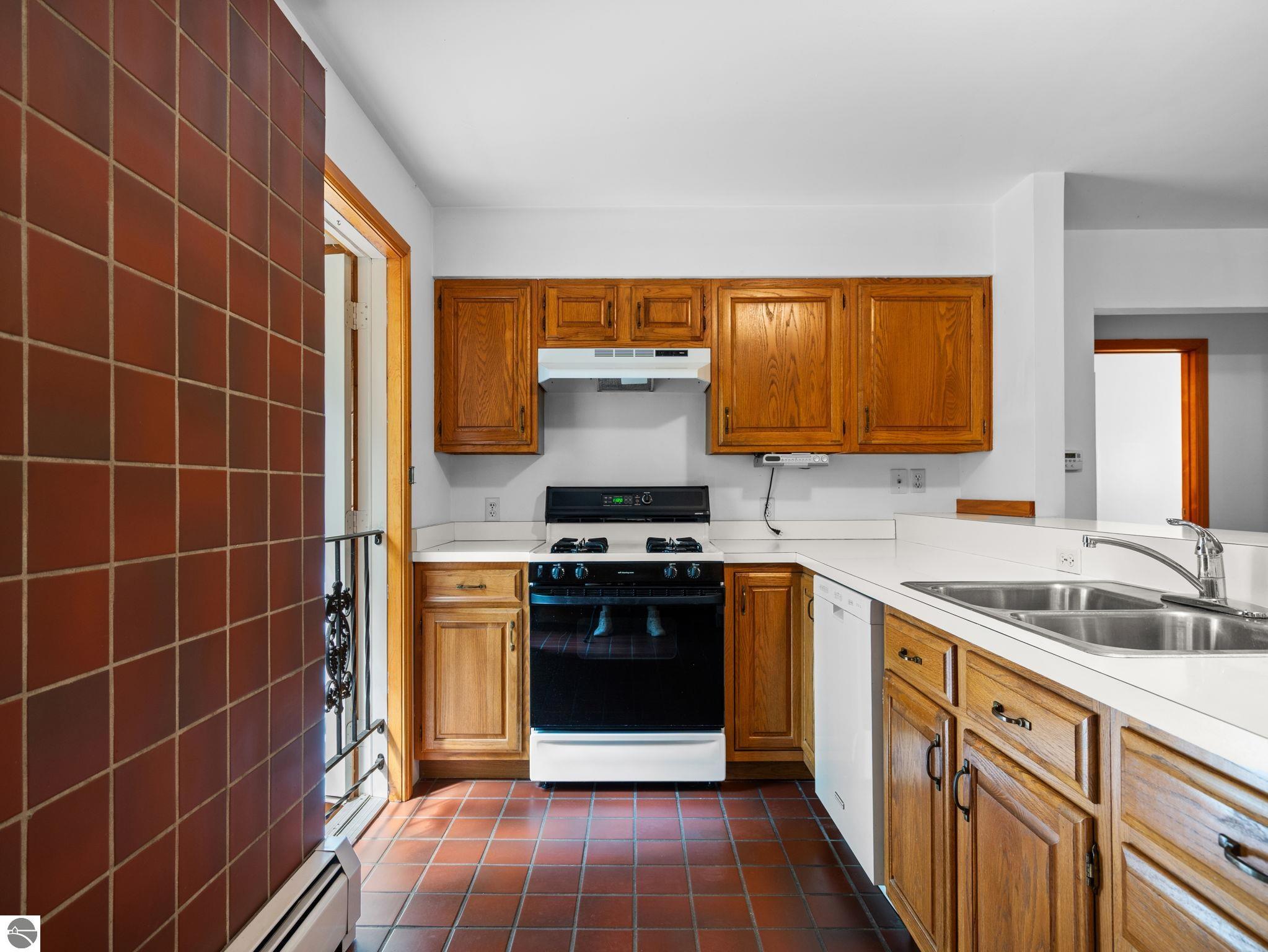 3929 Bay Valley Drive, Williamsburg, MI 49690 — Photo 6