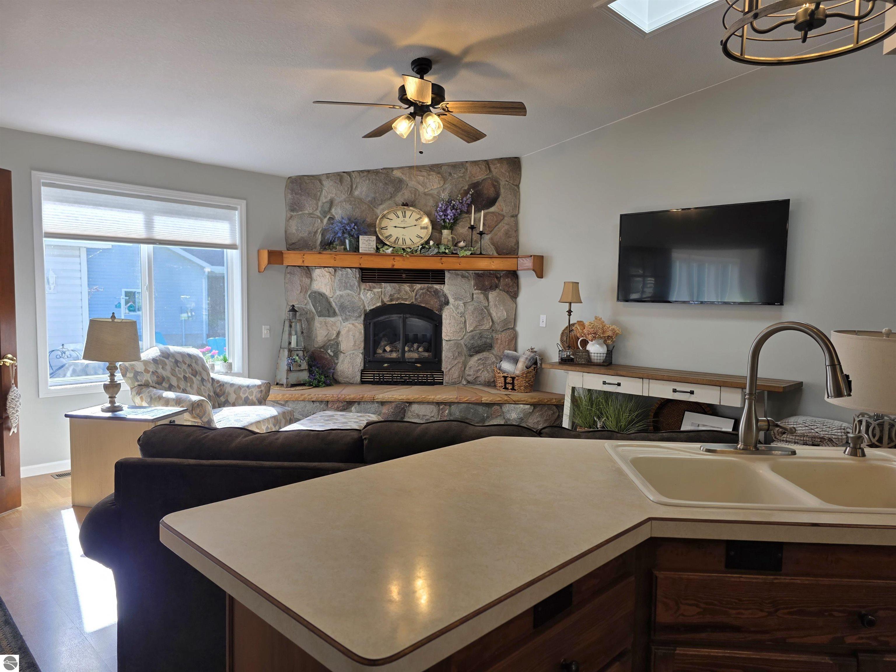 606 Alice Street, East Tawas, MI 48730 — Photo 11
