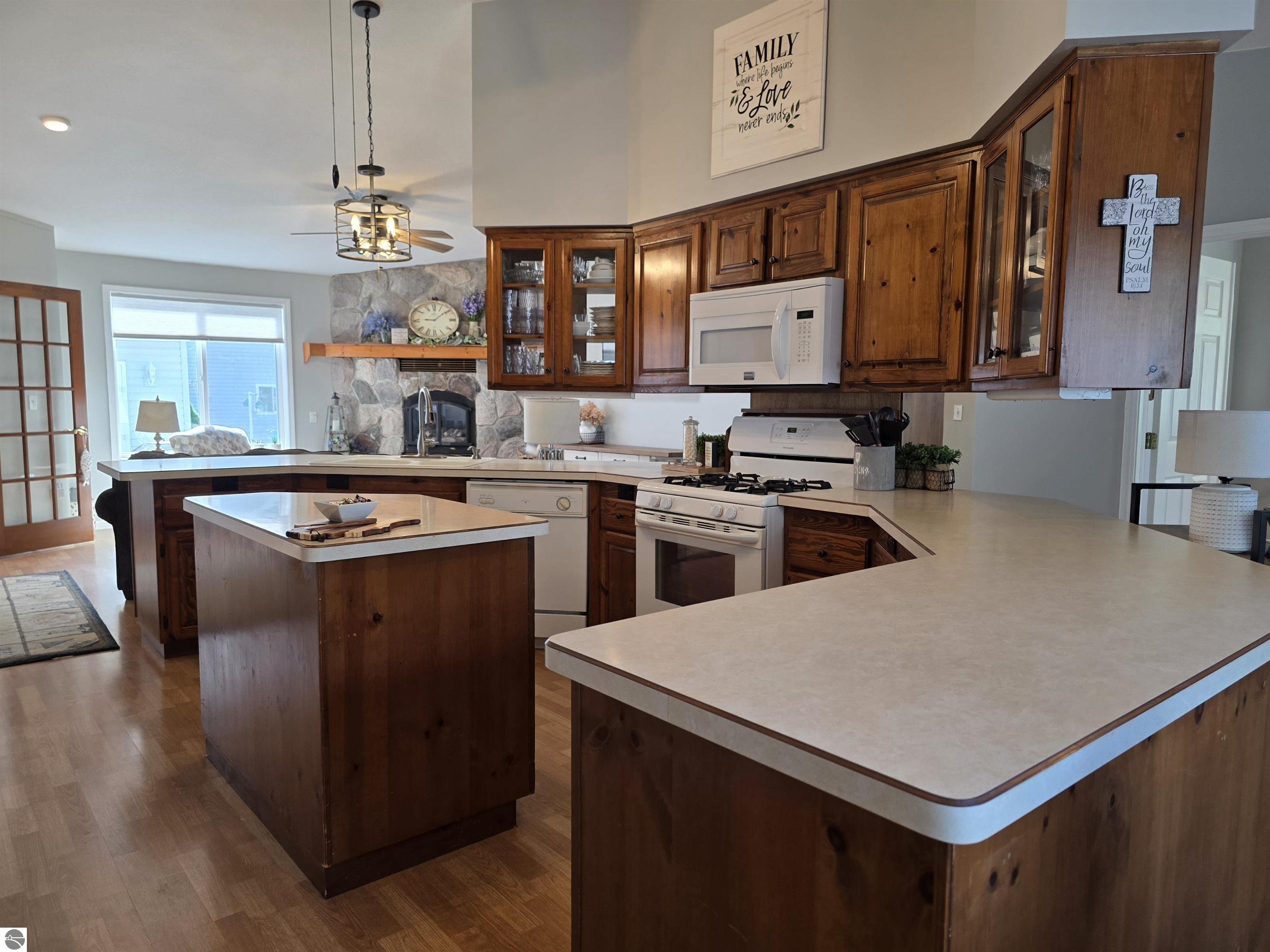 606 Alice Street, East Tawas, MI 48730 — Photo 9
