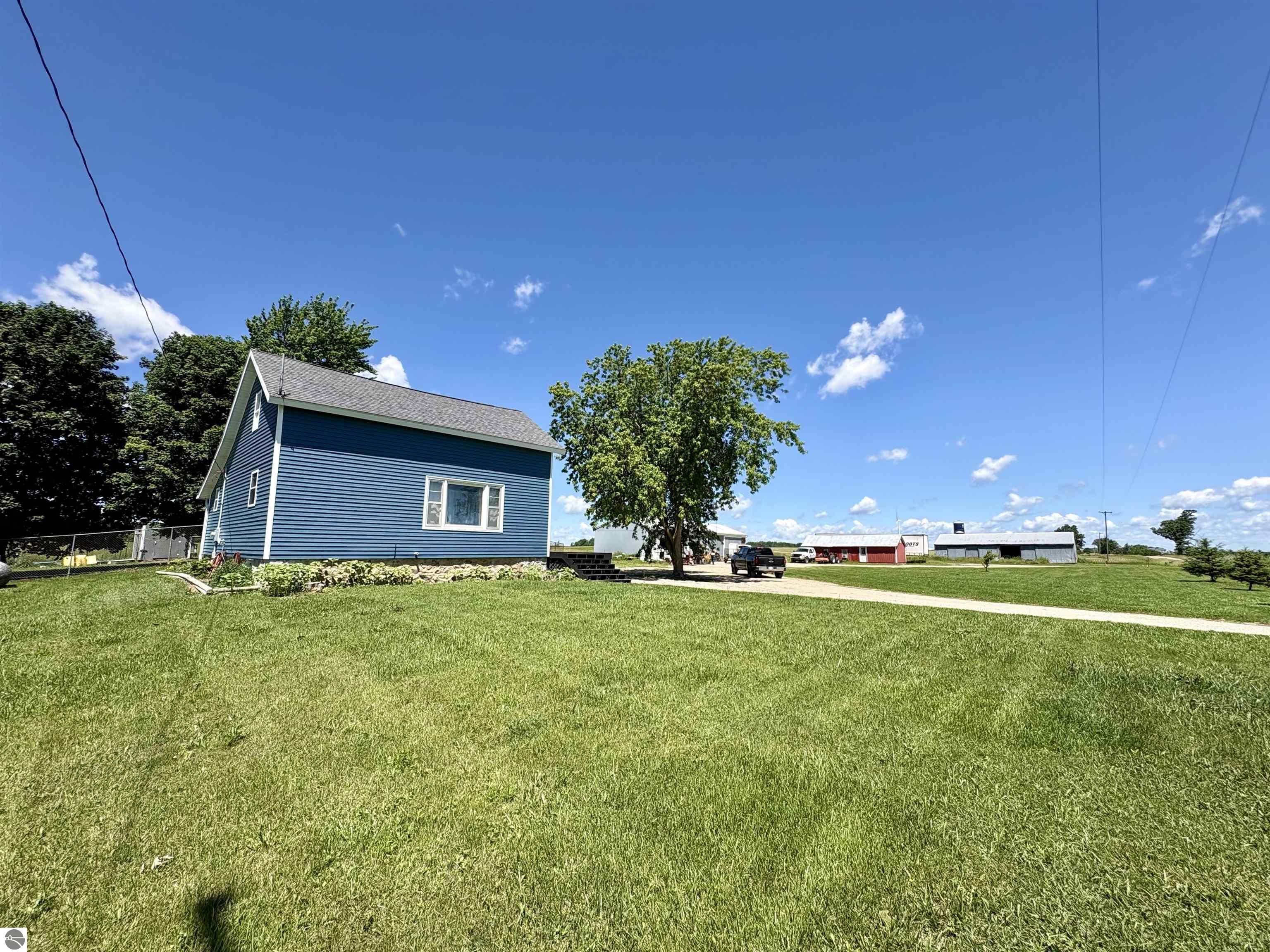 4275 N Vandecar Road, Weidman, MI 48893 — Photo 2