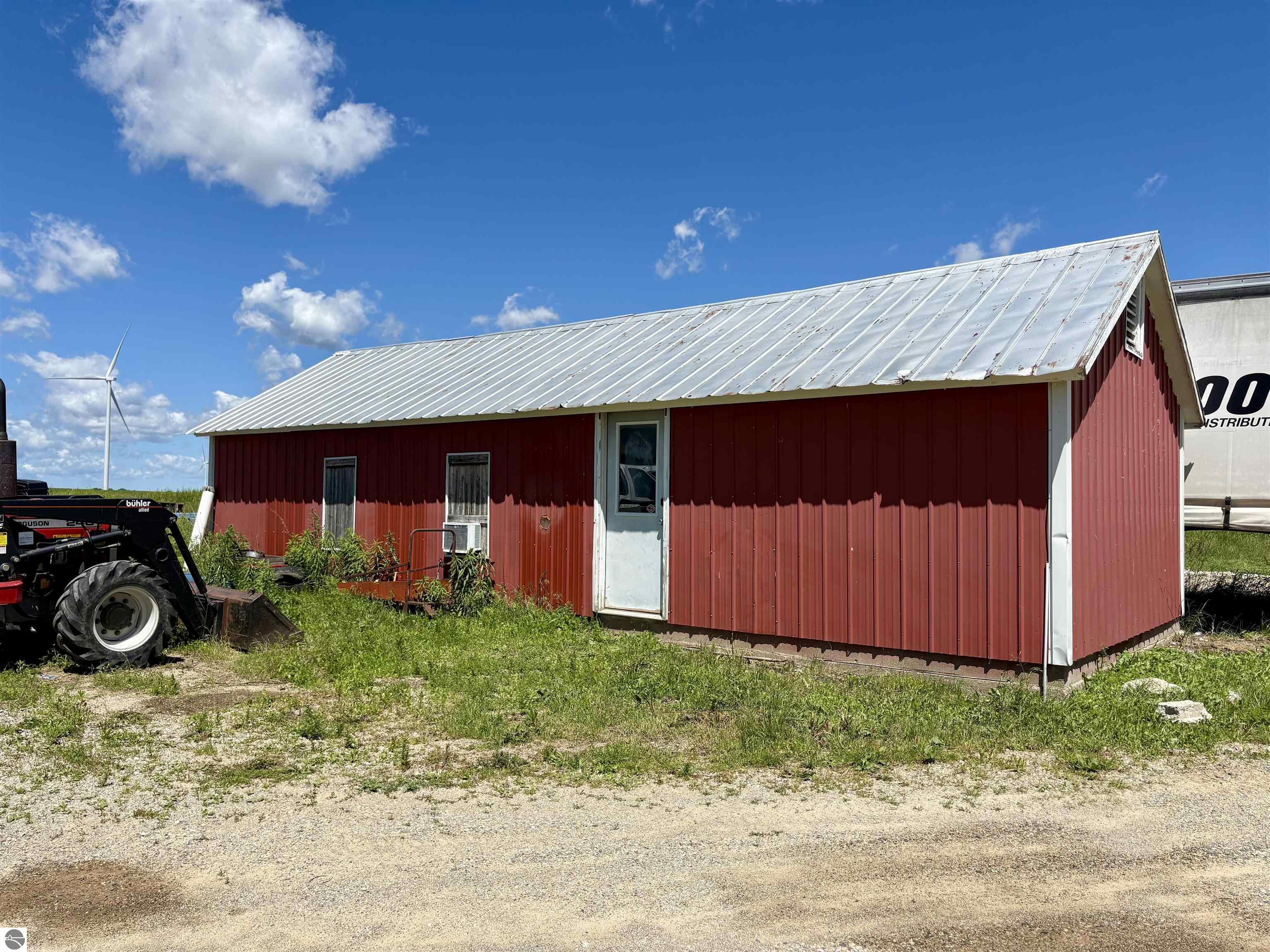 4275 N Vandecar Road, Weidman, MI 48893 — Photo 23