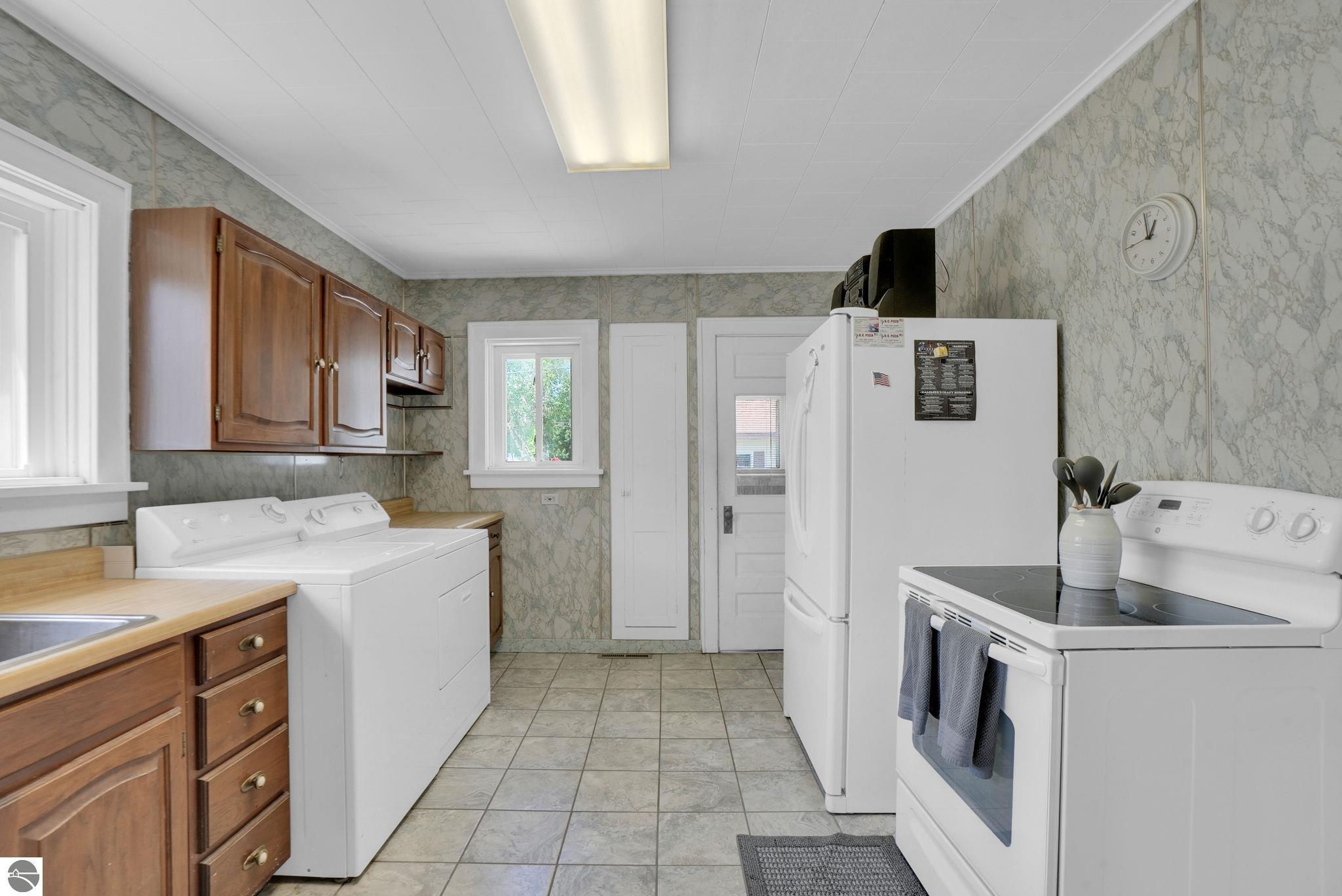 401 N Main Street, Lake City, MI 49651 — Photo 10