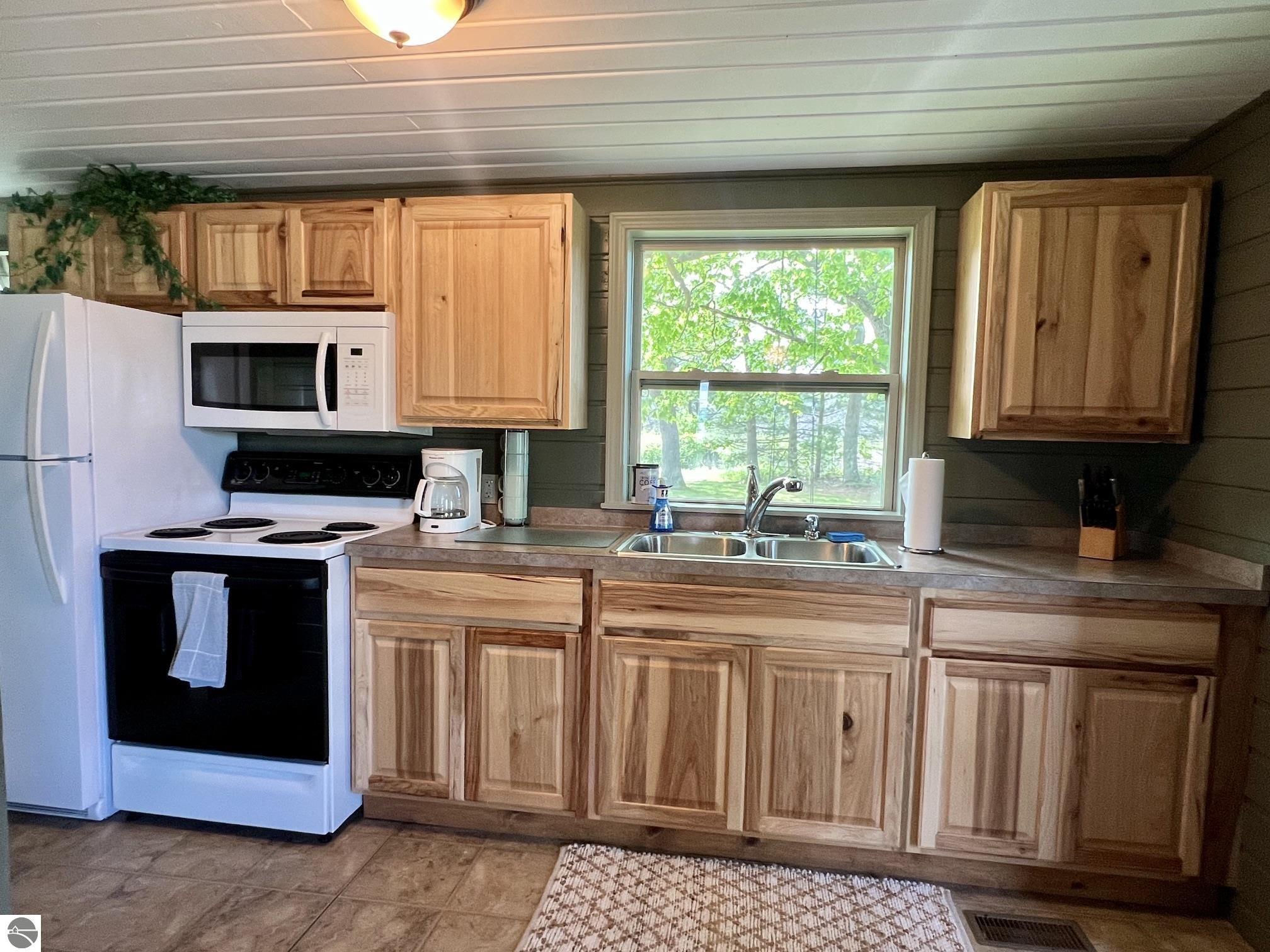 3325 N Us-23 N, Au Sable, MI 48750 — Photo 13