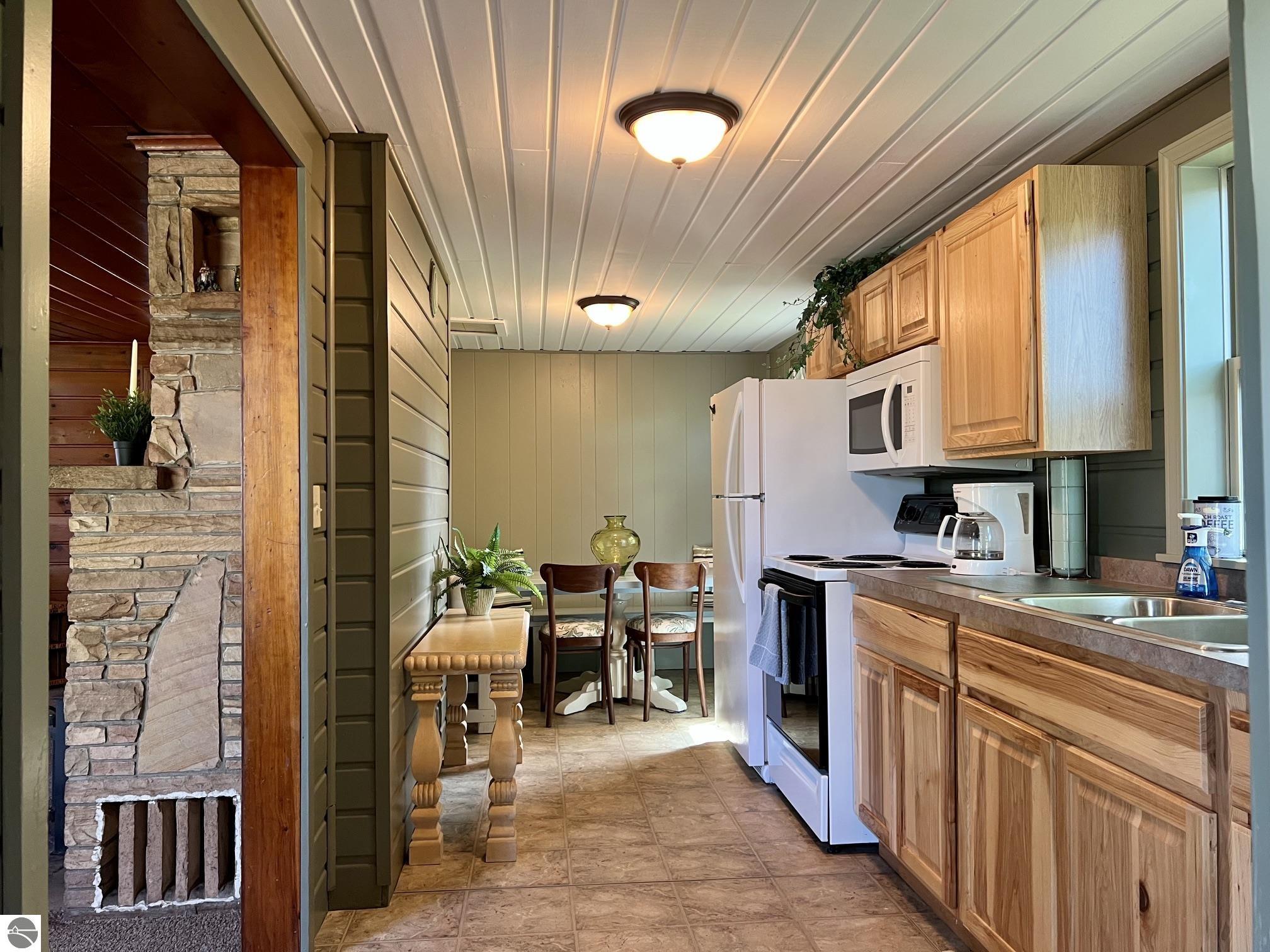 3325 N Us-23 N, Au Sable, MI 48750 — Photo 14