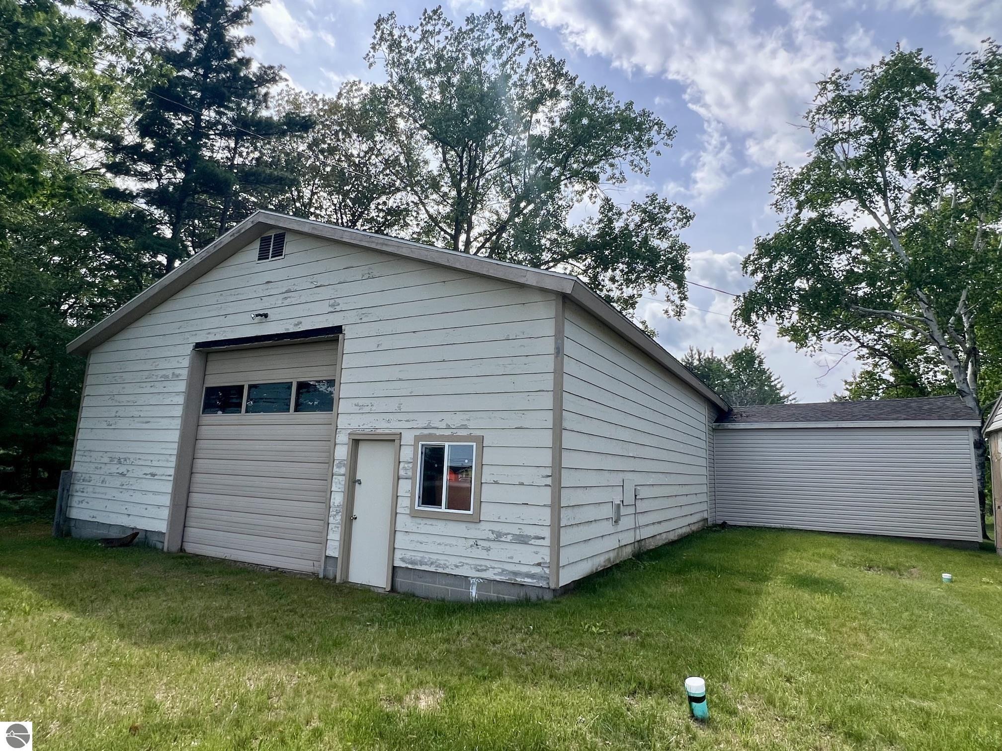 3325 N Us-23 N, Au Sable, MI 48750 — Photo 32