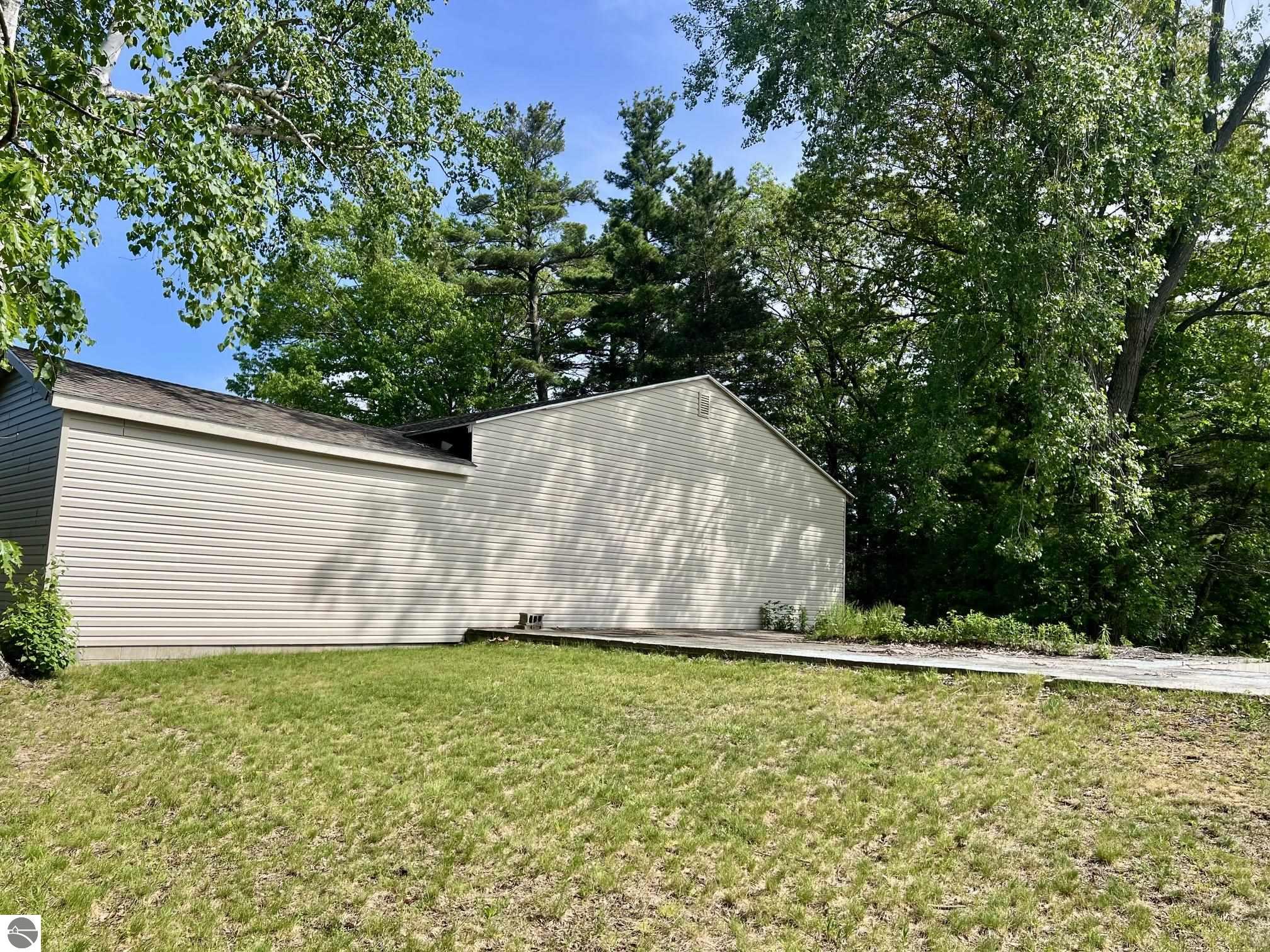 3325 N Us-23 N, Au Sable, MI 48750 — Photo 42