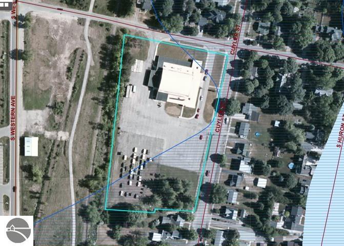 610 S Cuyler Street, Cheboygan, MI 49721 — Photo 2