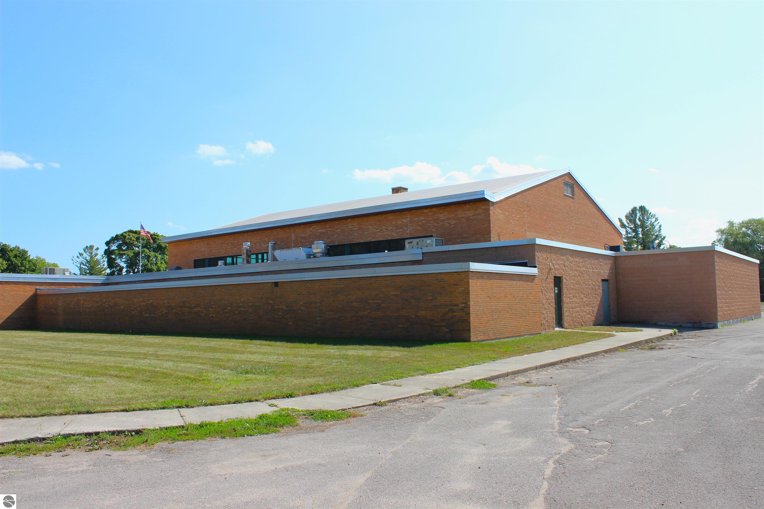 610 S Cuyler Street, Cheboygan, MI 49721 — Photo 7