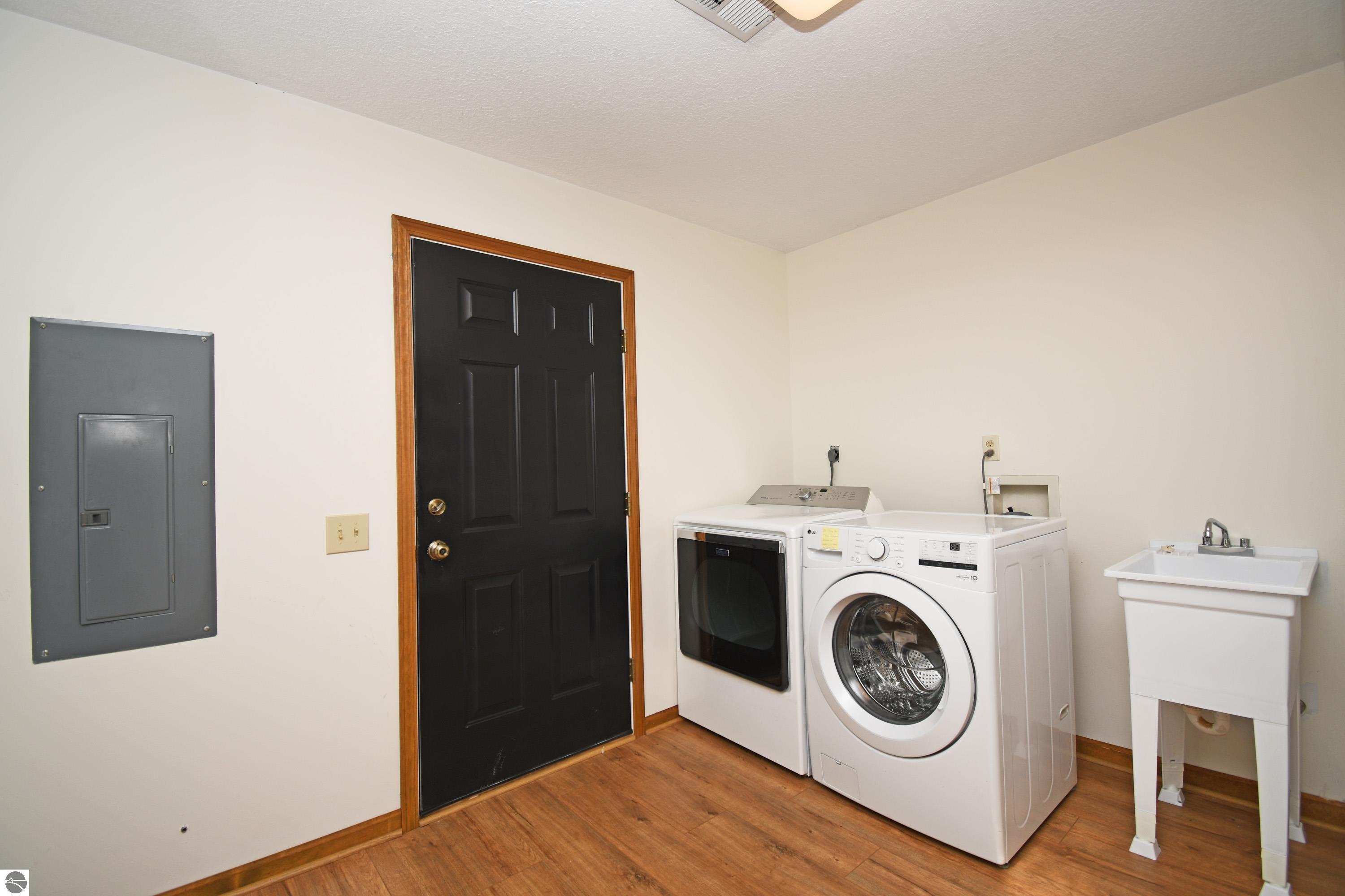4927 S Us-23, Greenbush, MI 48738 — Photo 17