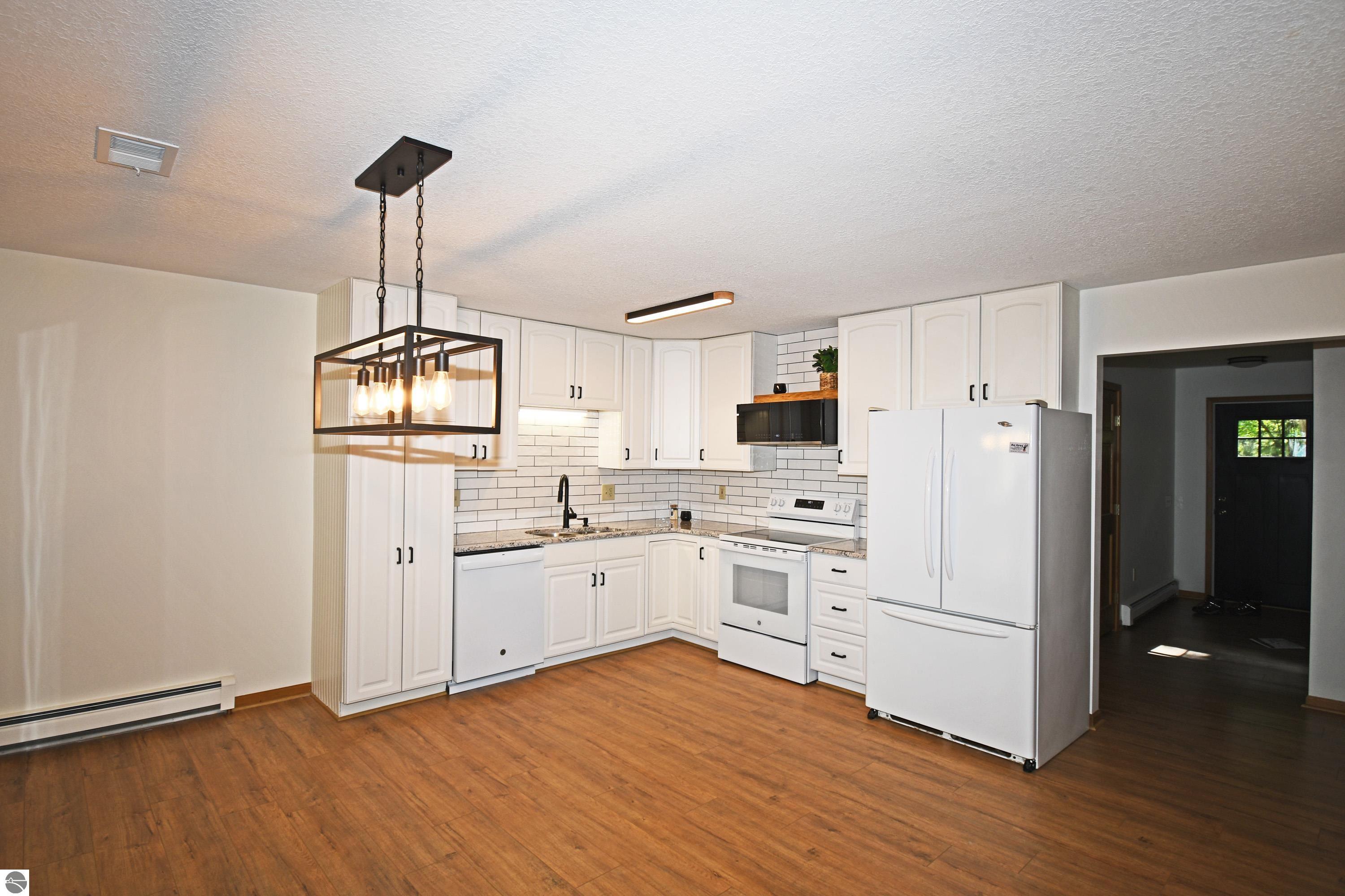 4927 S Us-23, Greenbush, MI 48738 — Photo 4