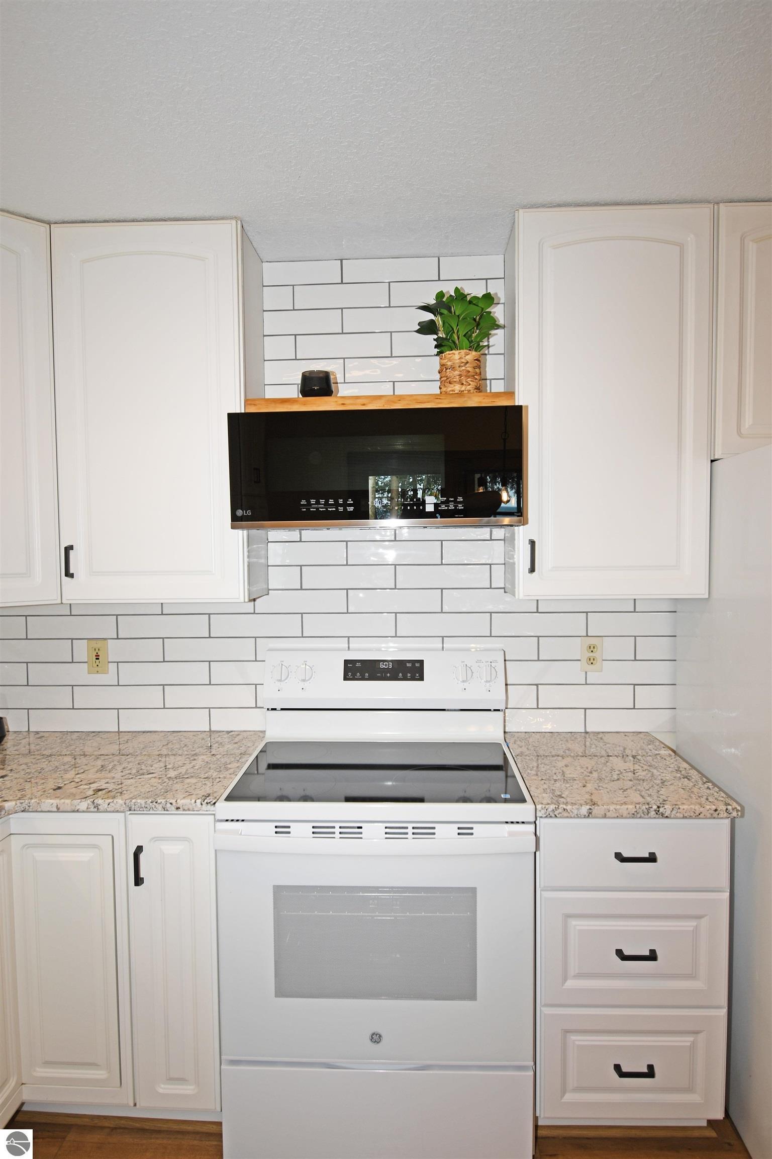 4927 S Us-23, Greenbush, MI 48738 — Photo 5