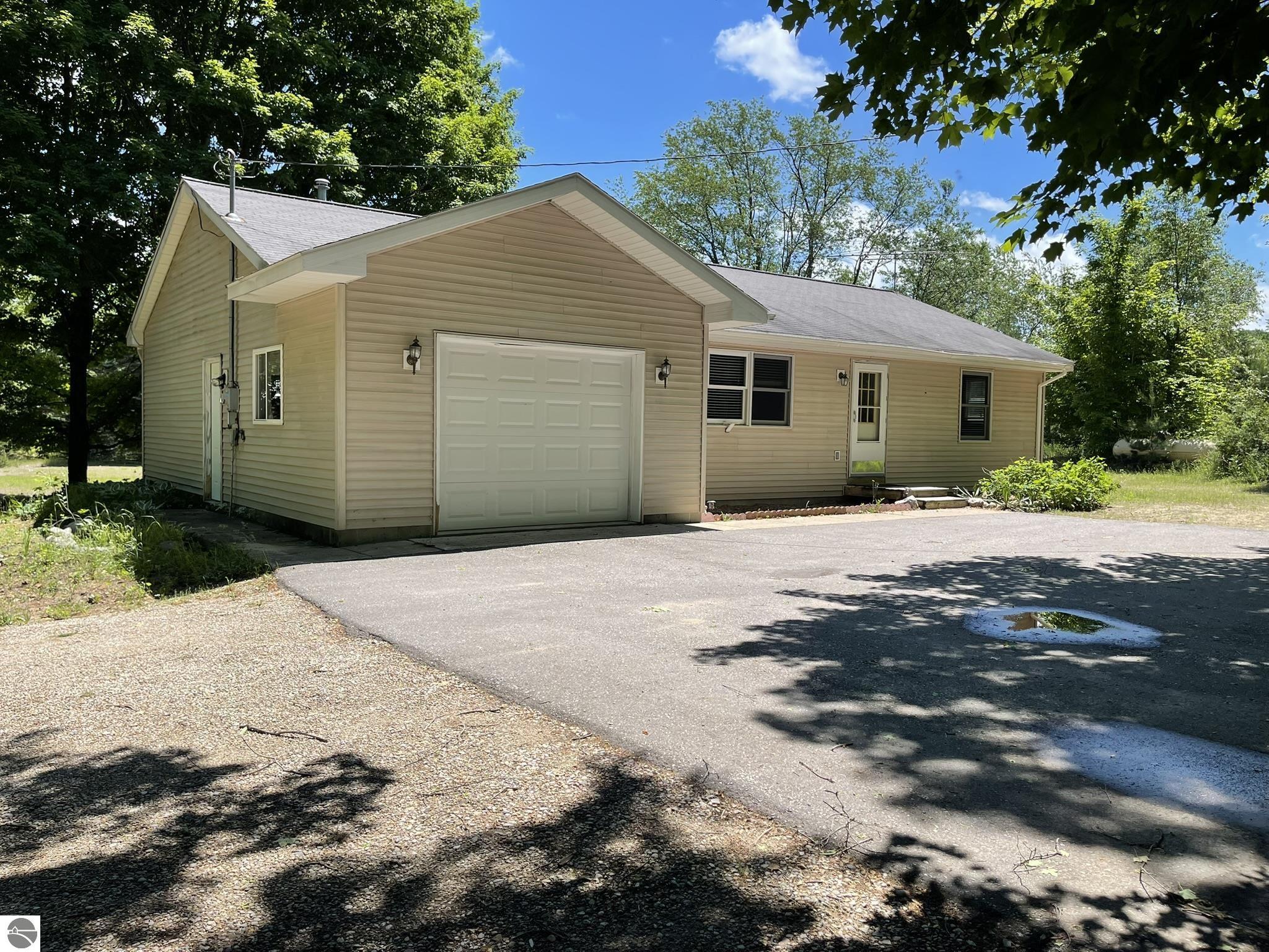 10511 Lake Of The Woods Road, Alden, MI 49612 — Photo 2
