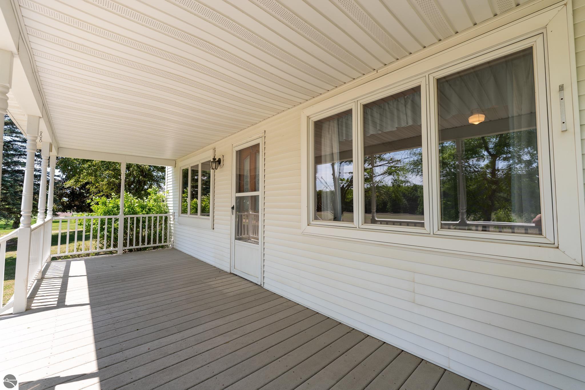 402 W Chapman Road, MI 48858 — Photo 15