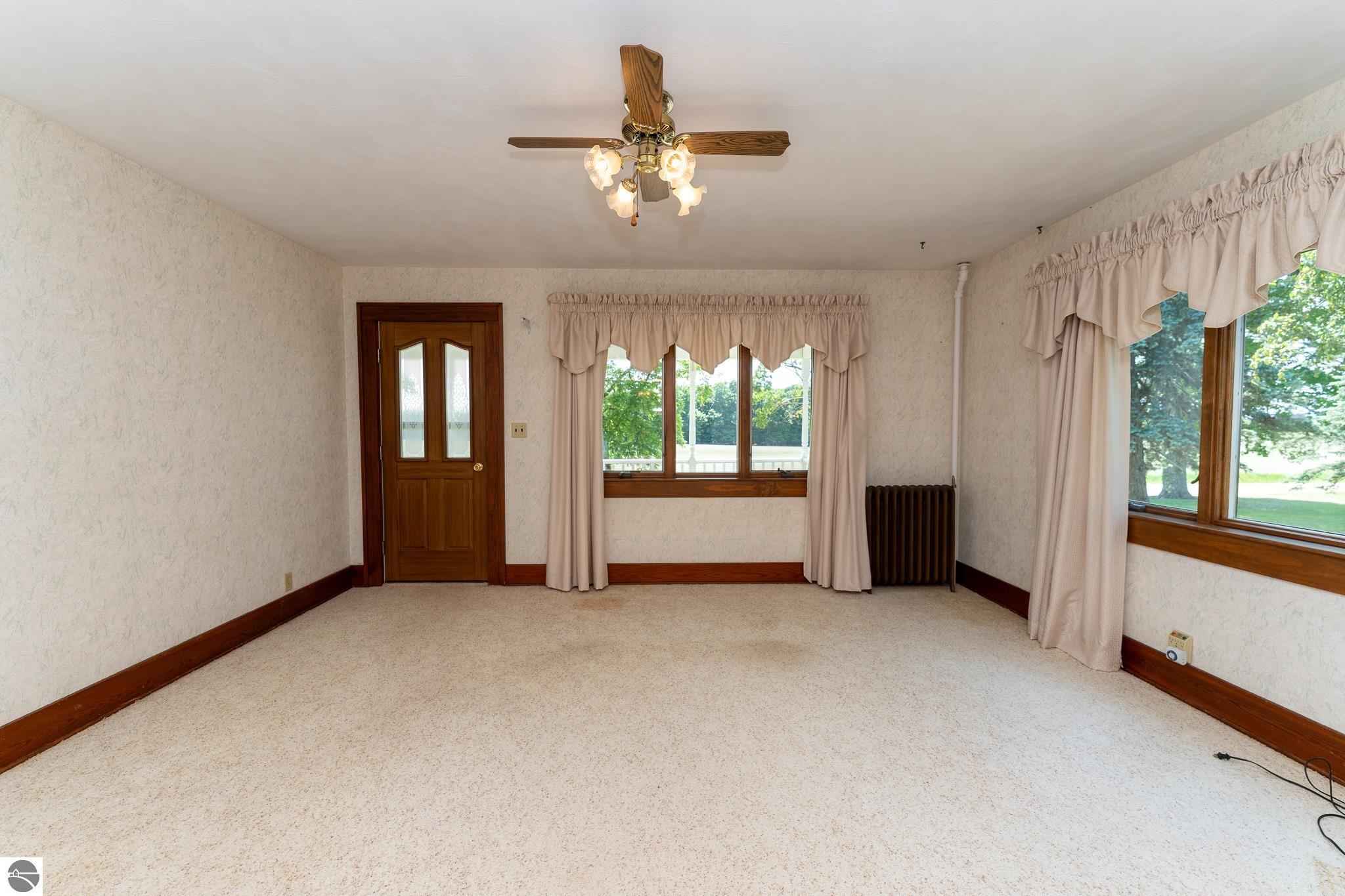 402 W Chapman Road, MI 48858 — Photo 16