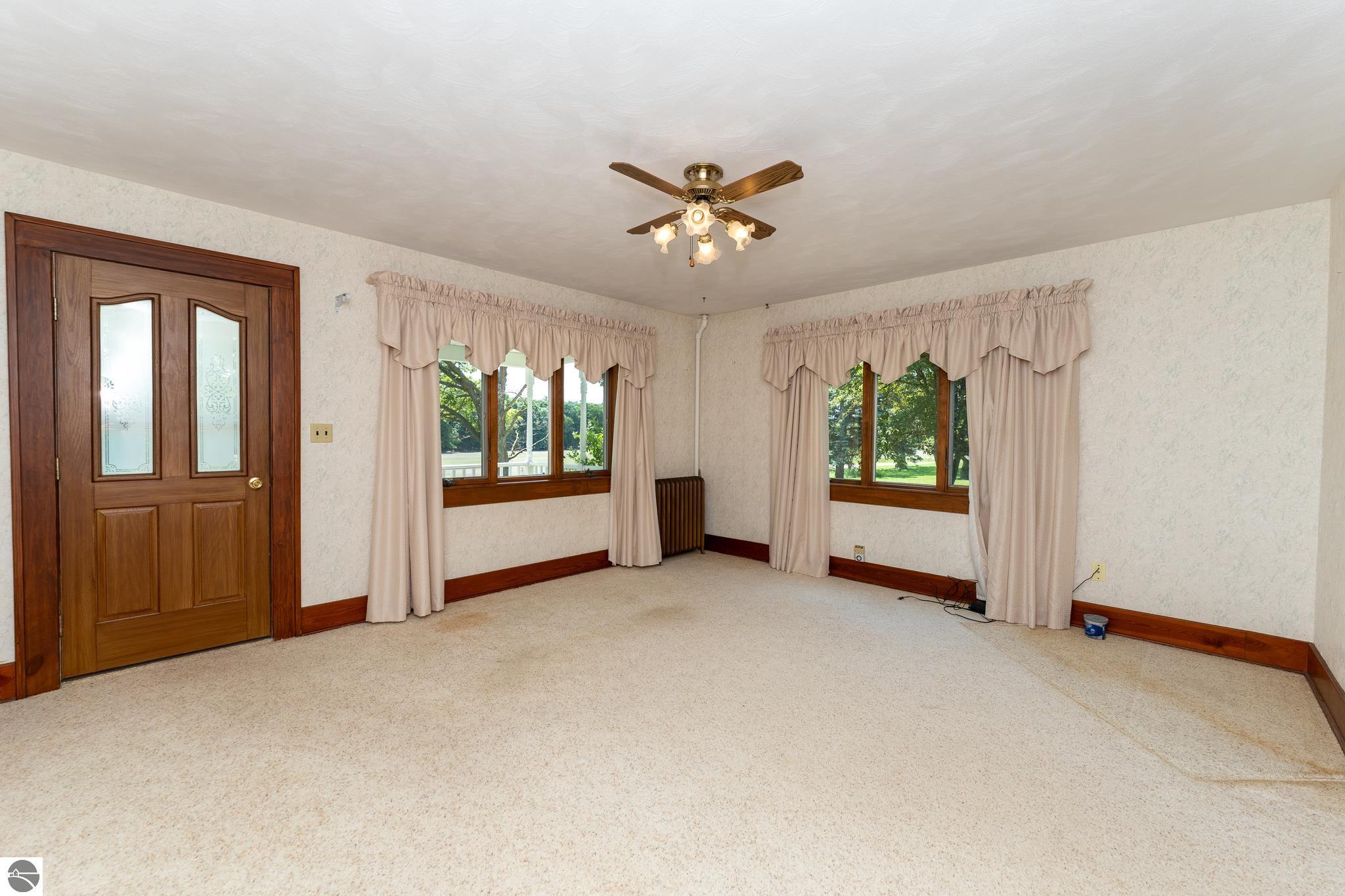 402 W Chapman Road, MI 48858 — Photo 17