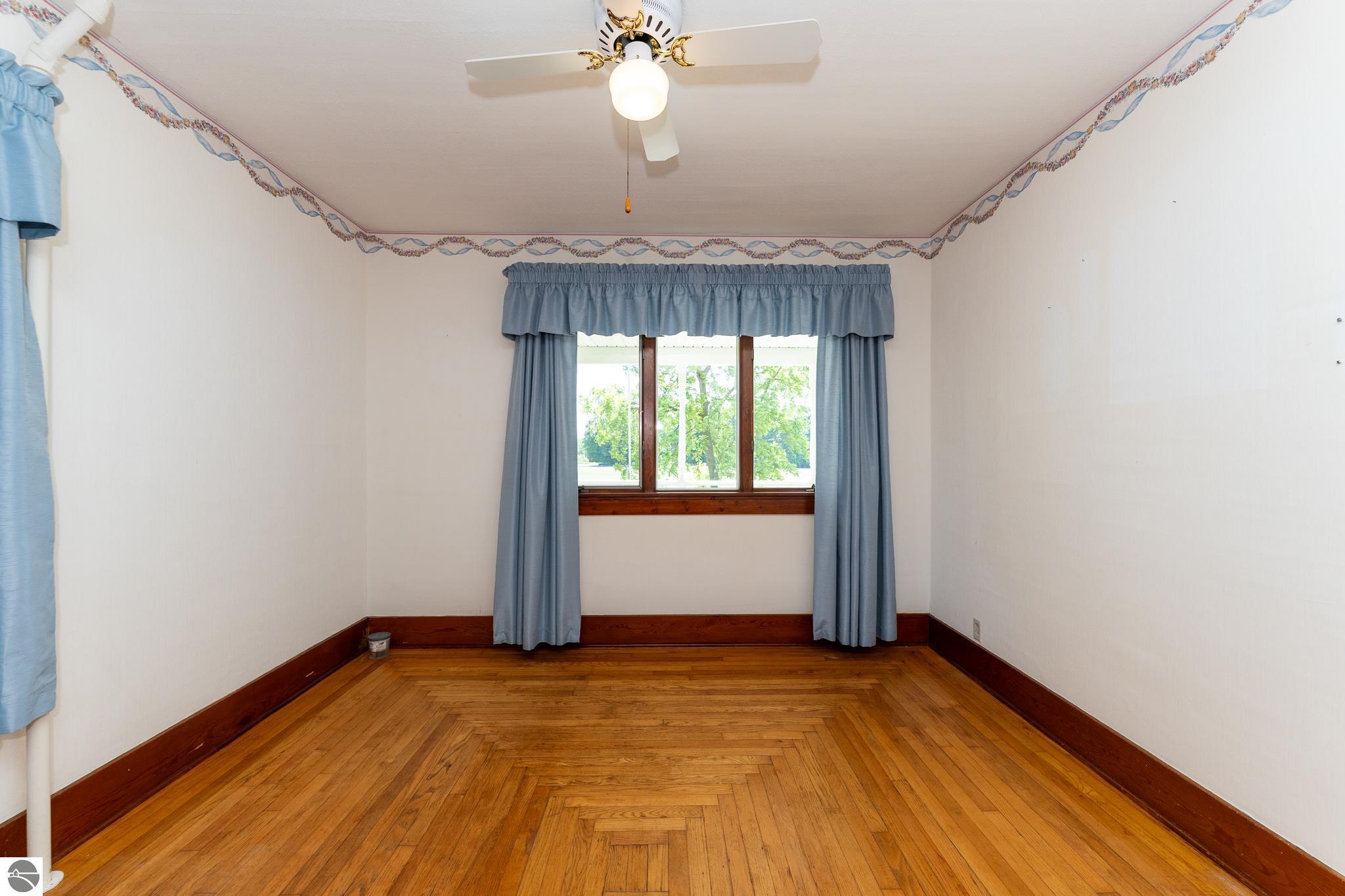 402 W Chapman Road, MI 48858 — Photo 24