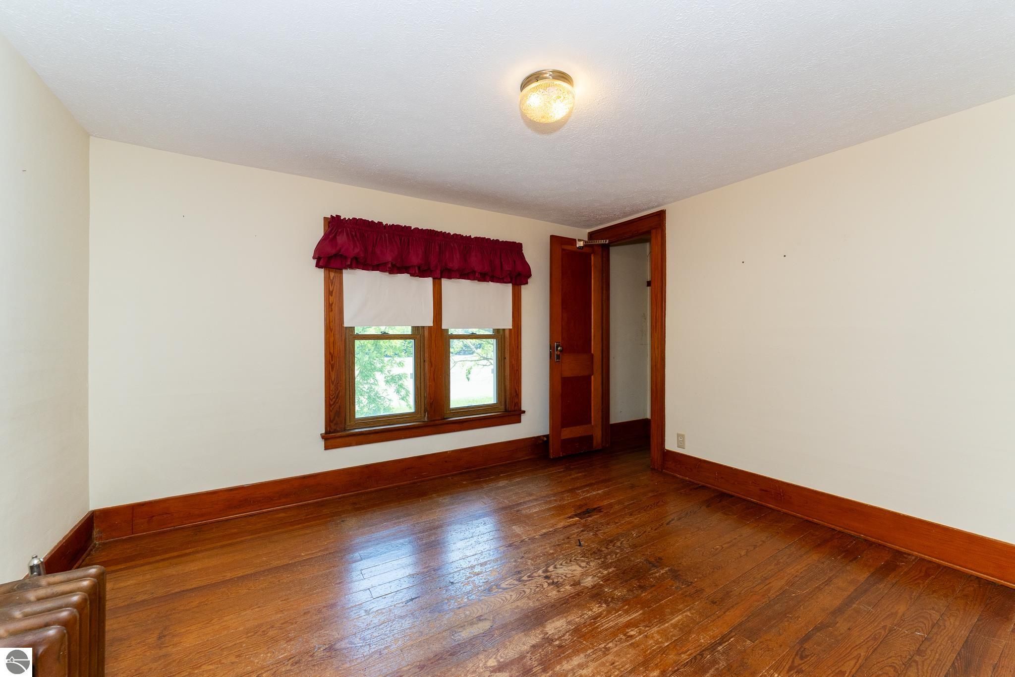 402 W Chapman Road, MI 48858 — Photo 28