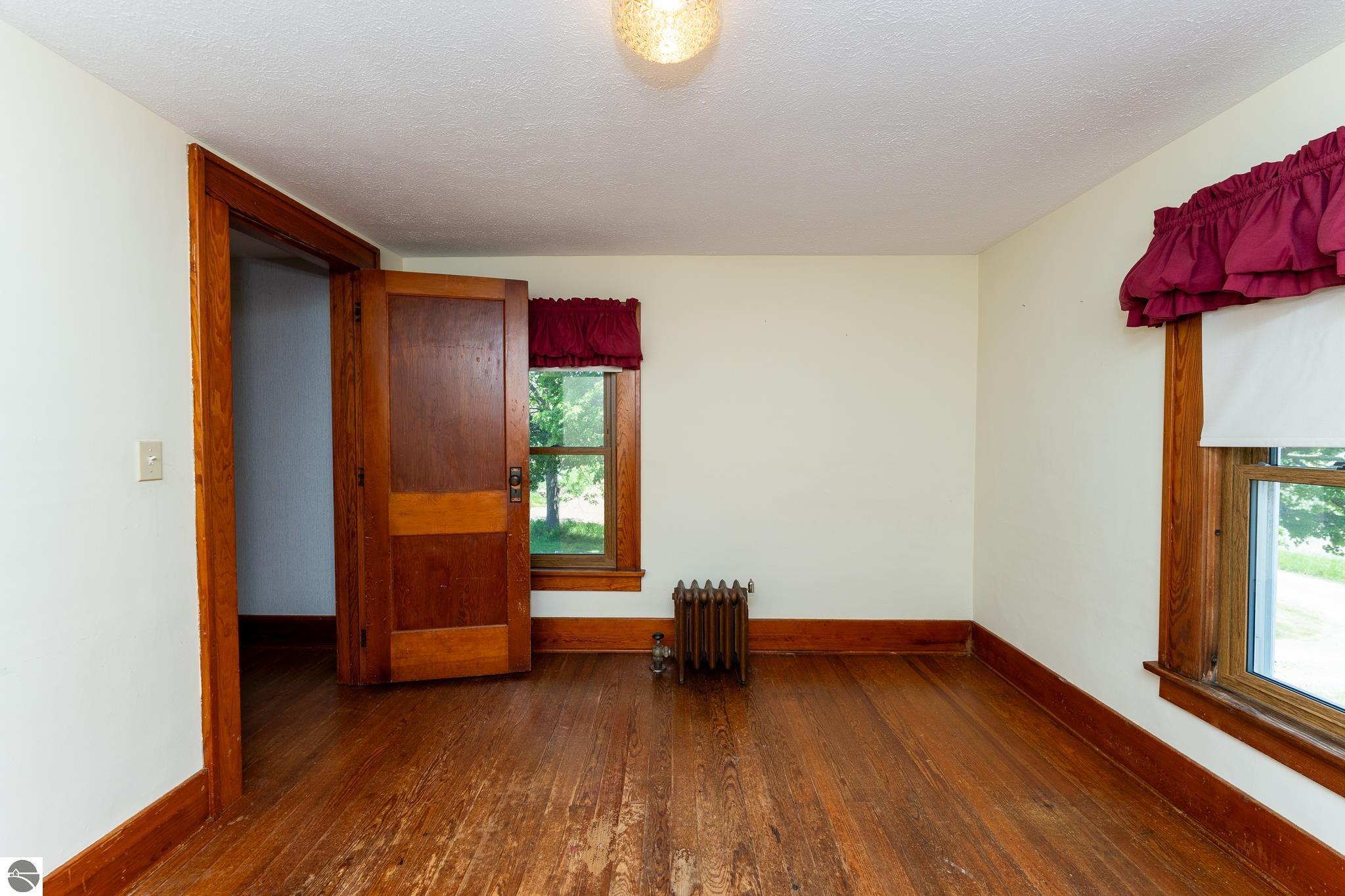 402 W Chapman Road, MI 48858 — Photo 29