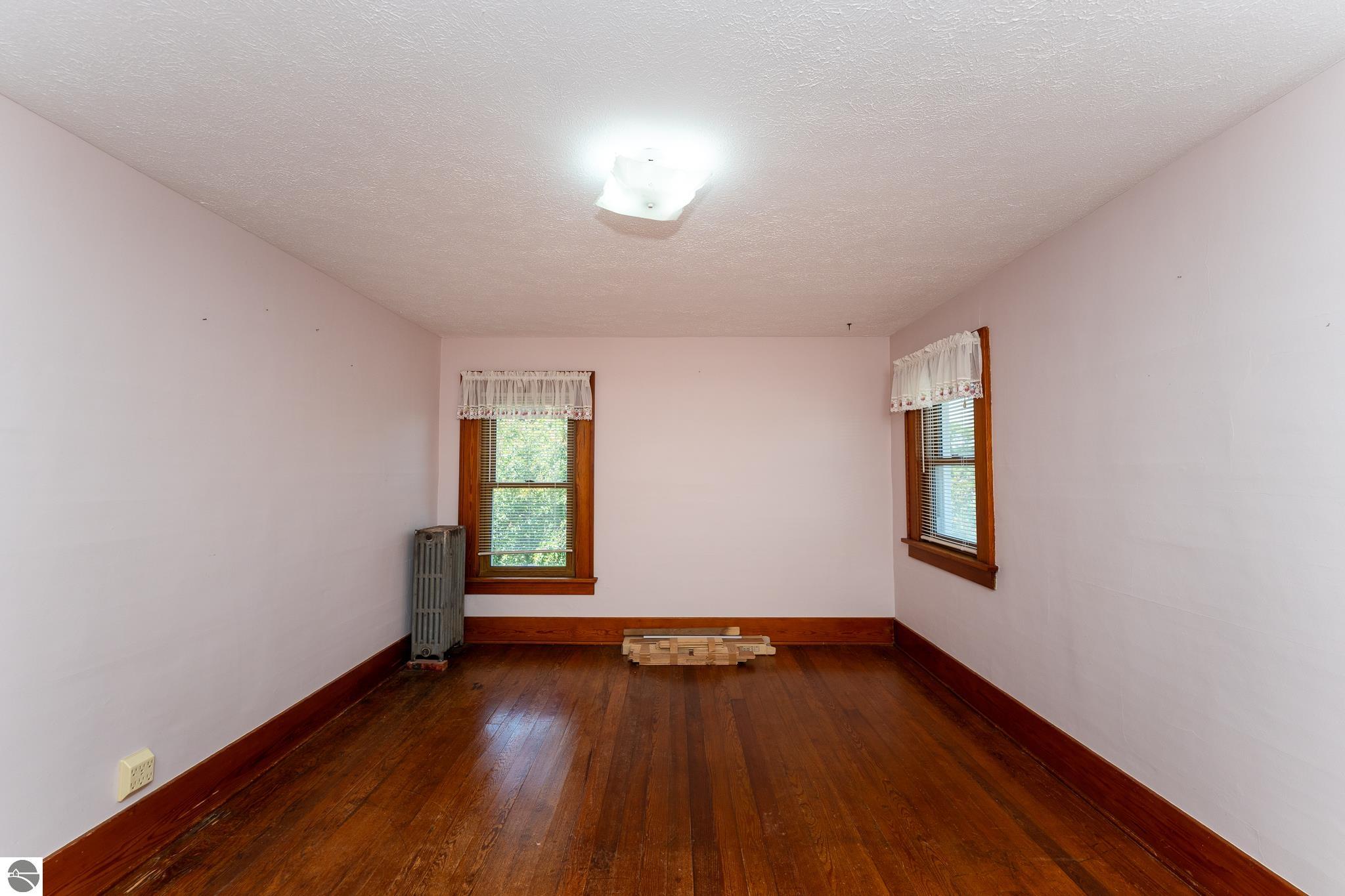 402 W Chapman Road, MI 48858 — Photo 33