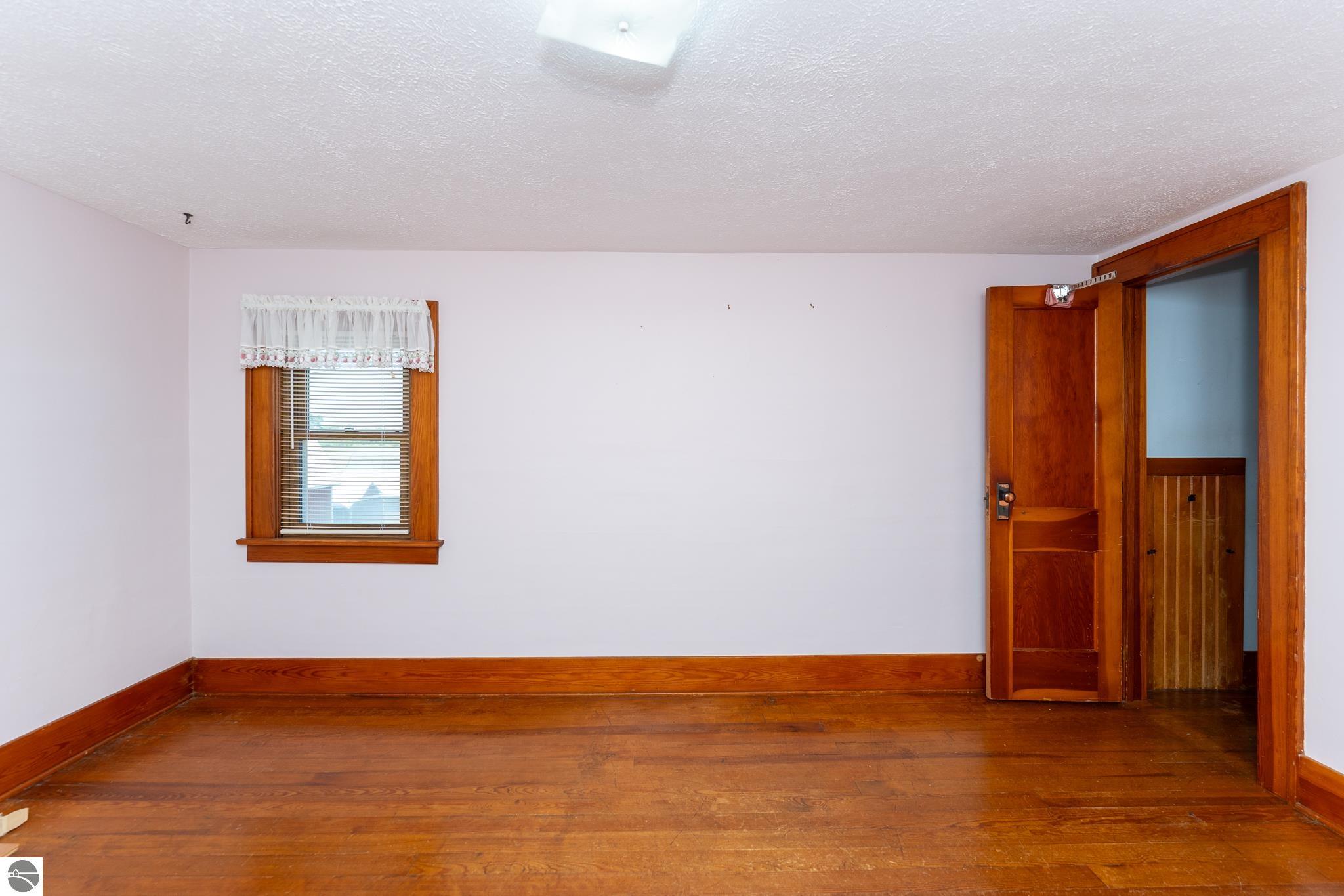 402 W Chapman Road, MI 48858 — Photo 35