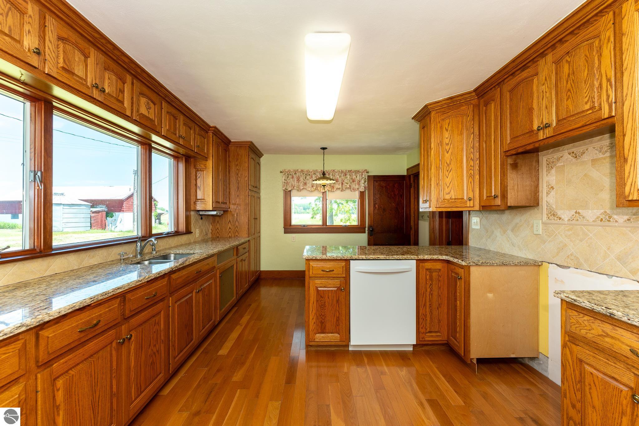 402 W Chapman Road, MI 48858 — Photo 38