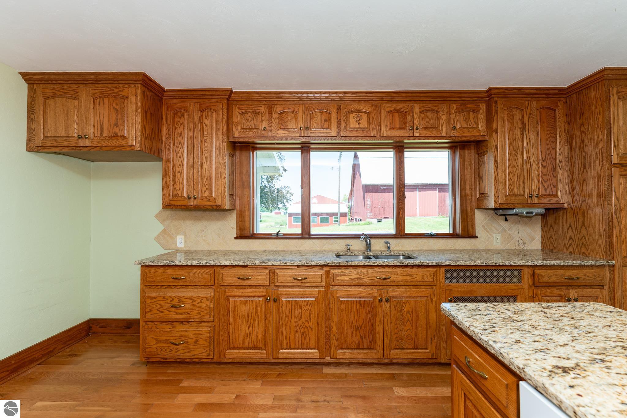 402 W Chapman Road, MI 48858 — Photo 40