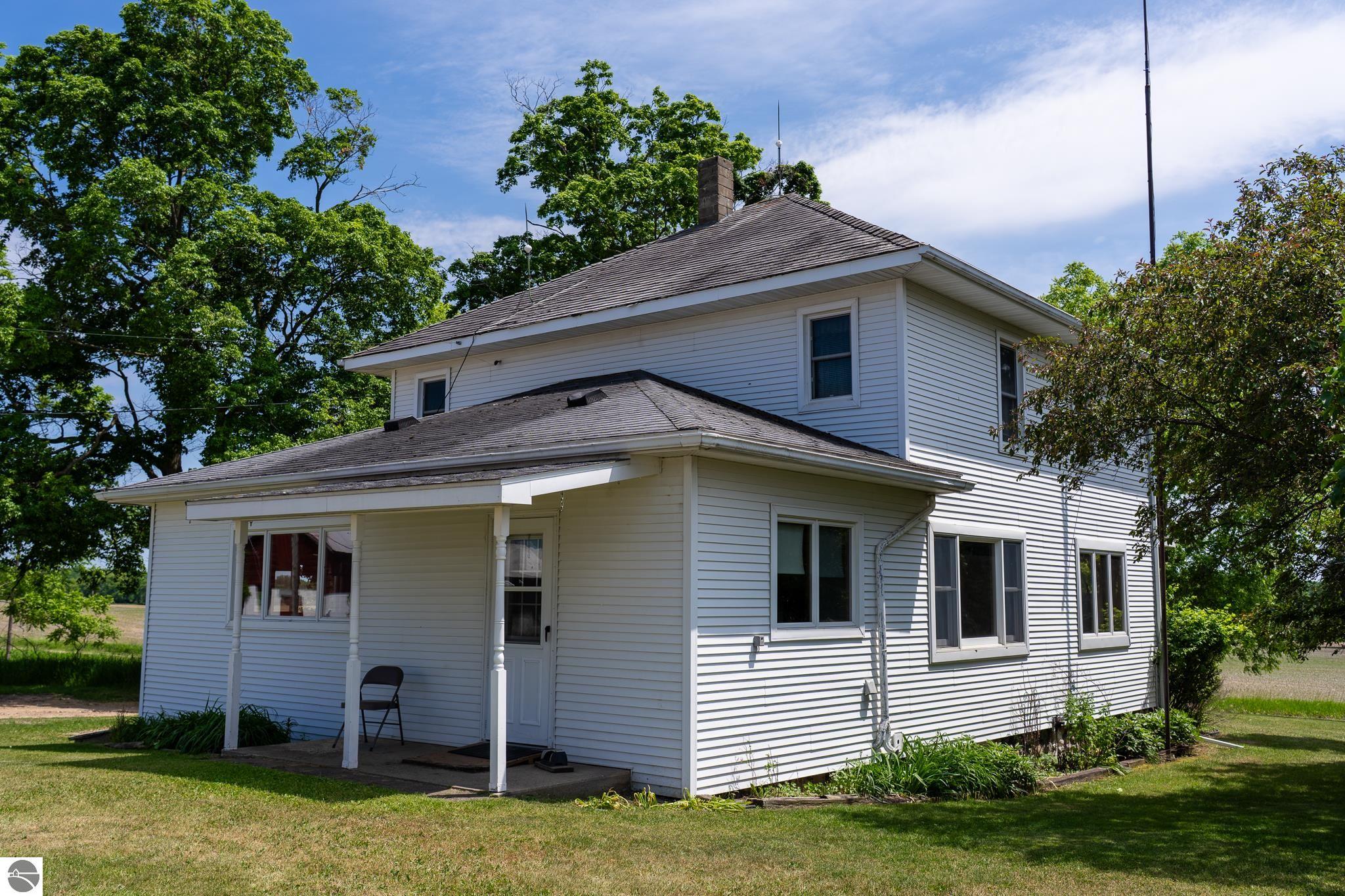 402 W Chapman Road, MI 48858 — Photo 5