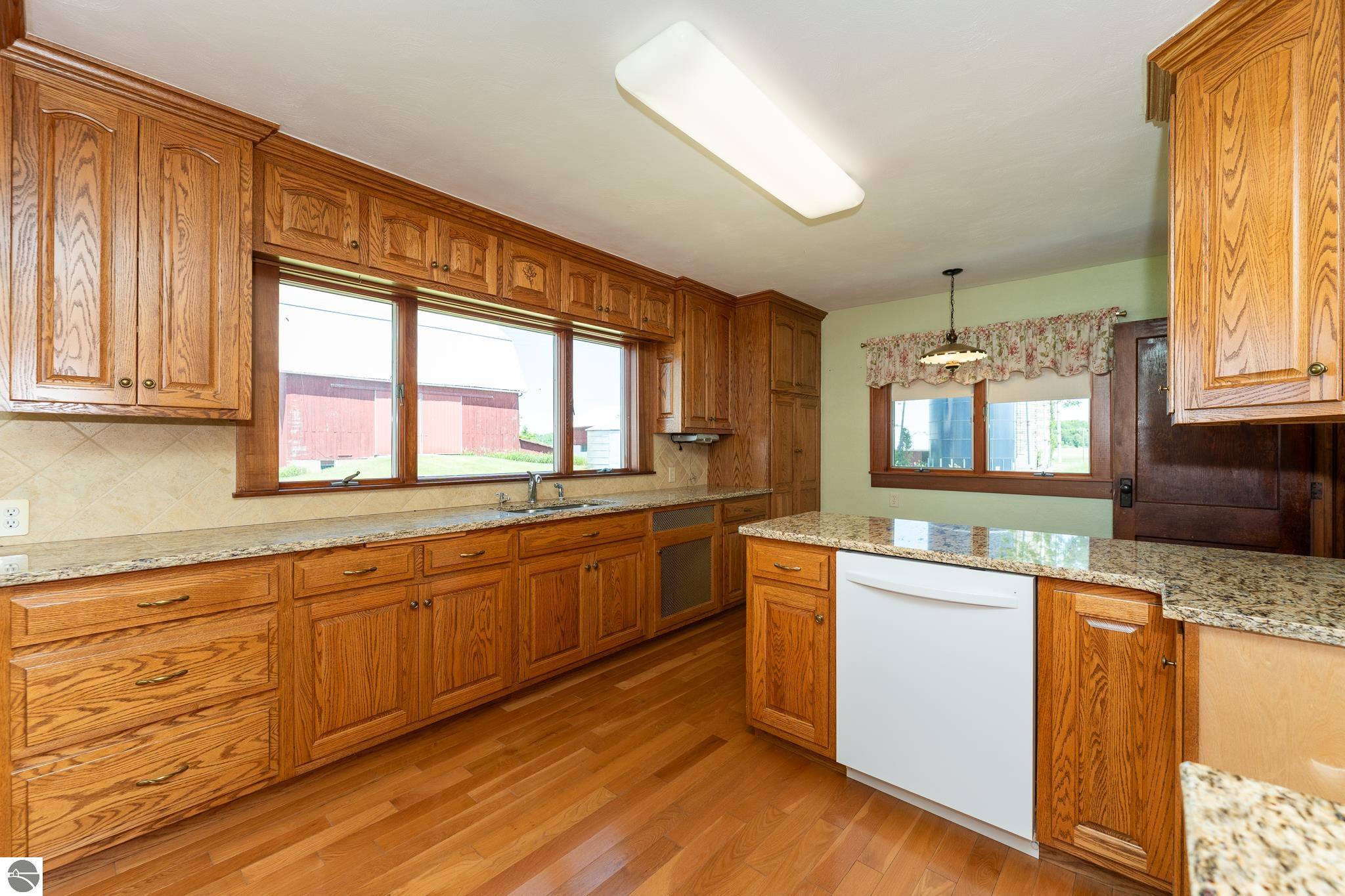 402 W Chapman Road, MI 48858 — Photo 41