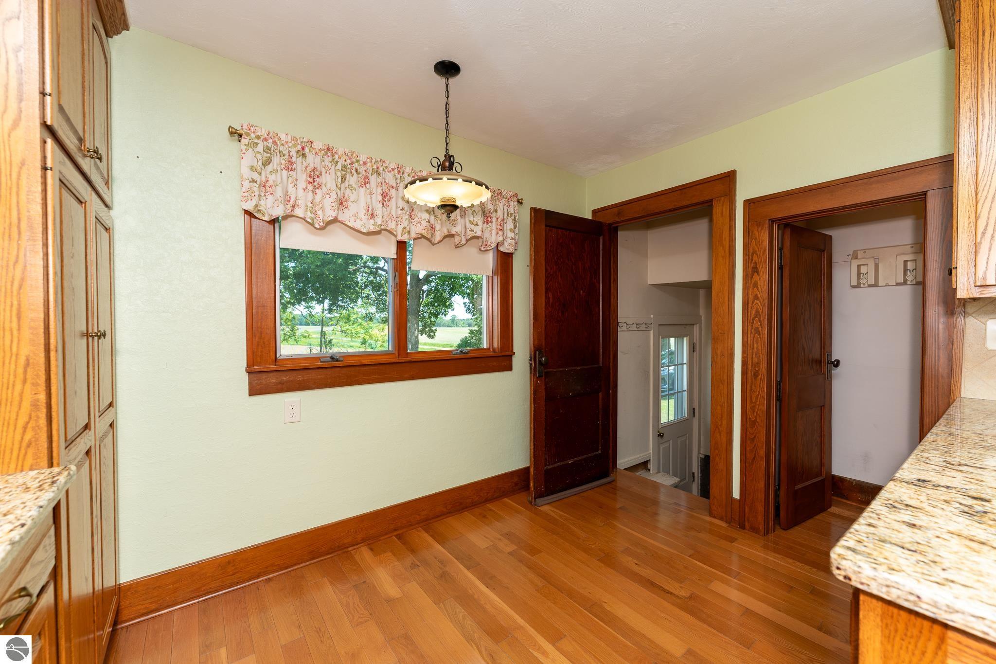 402 W Chapman Road, MI 48858 — Photo 42